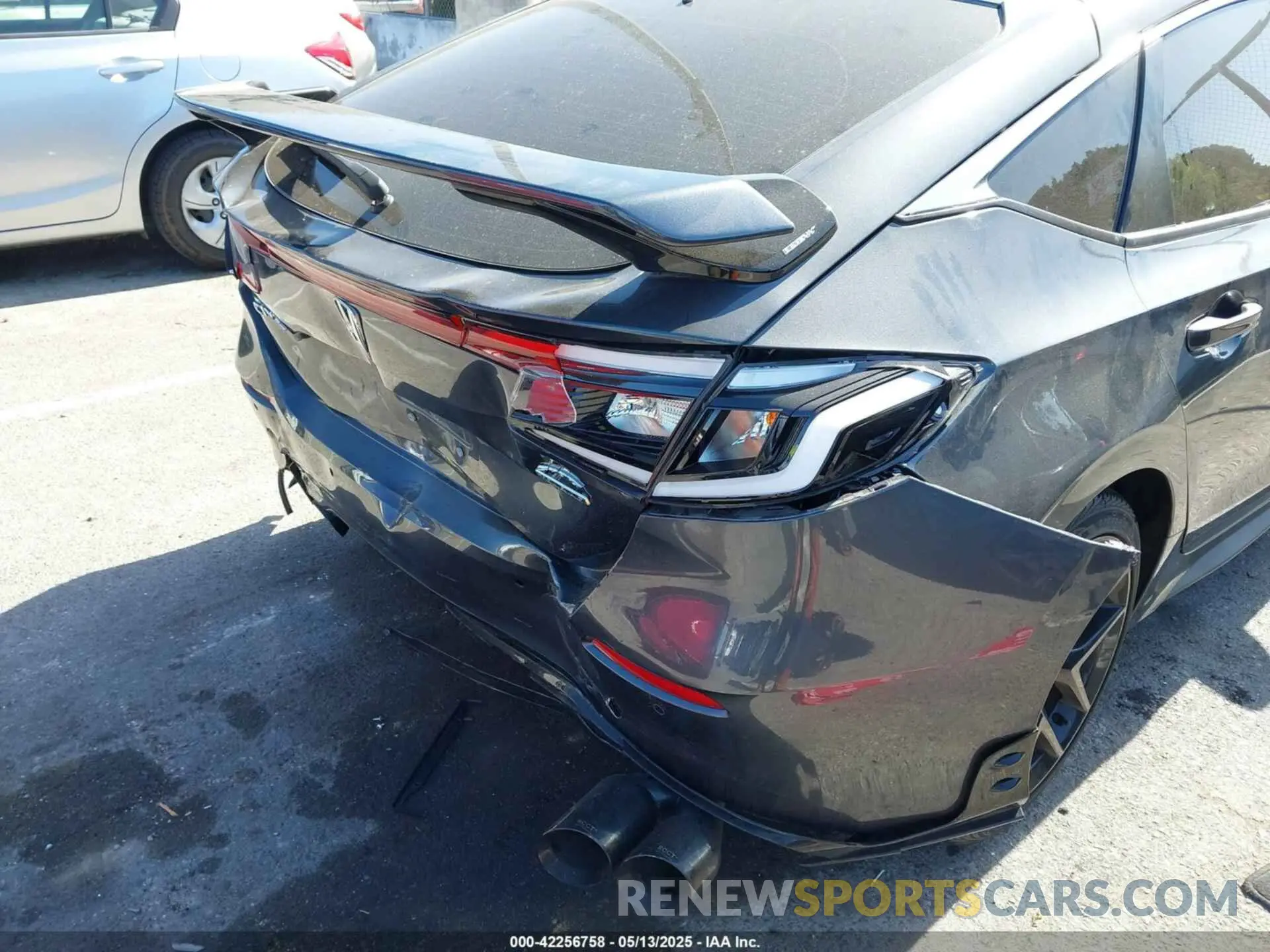 6 Photograph of a damaged car 19XFL1H85RE010495 HONDA CIVIC 2024
