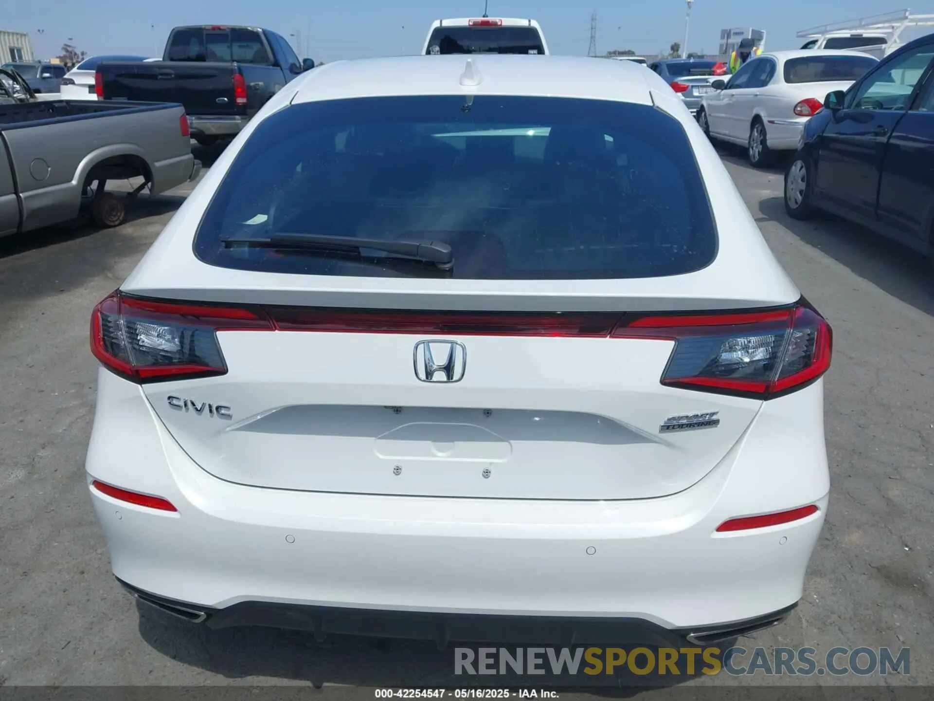 16 Photograph of a damaged car 19XFL1H85RE030522 HONDA CIVIC 2024