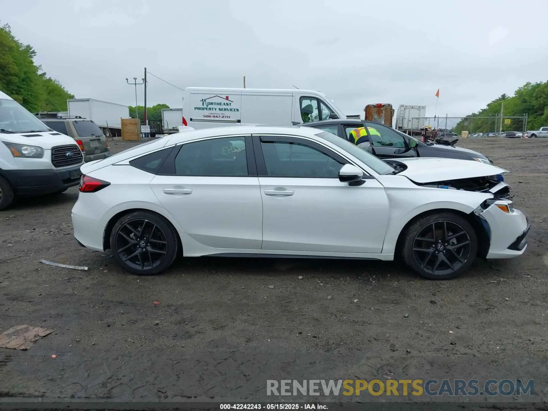 13 Фотография поврежденного автомобиля 19XFL1H86RE031176 HONDA CIVIC 2024