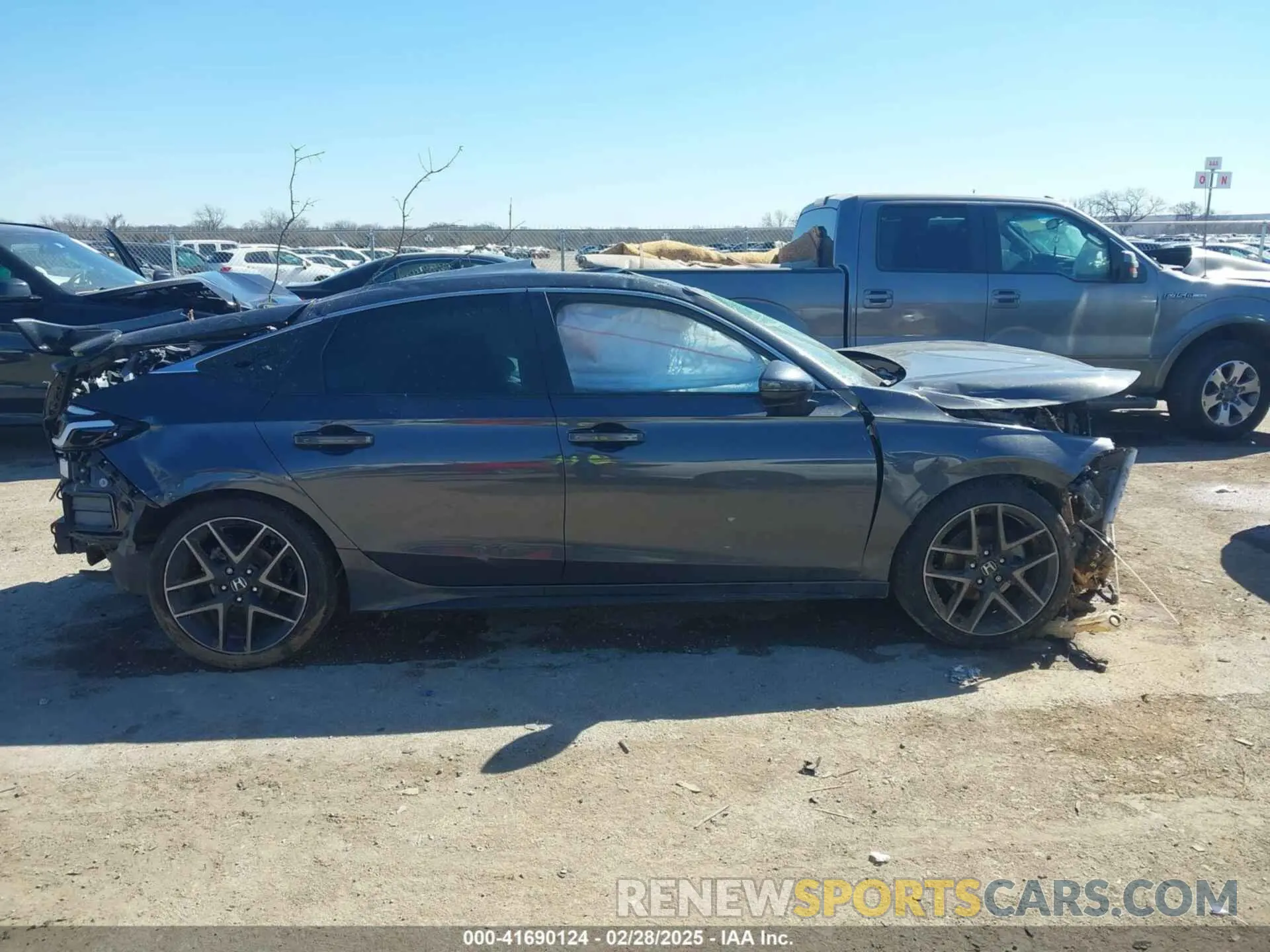 12 Фотография поврежденного автомобиля 19XFL1H87RE016721 HONDA CIVIC 2024
