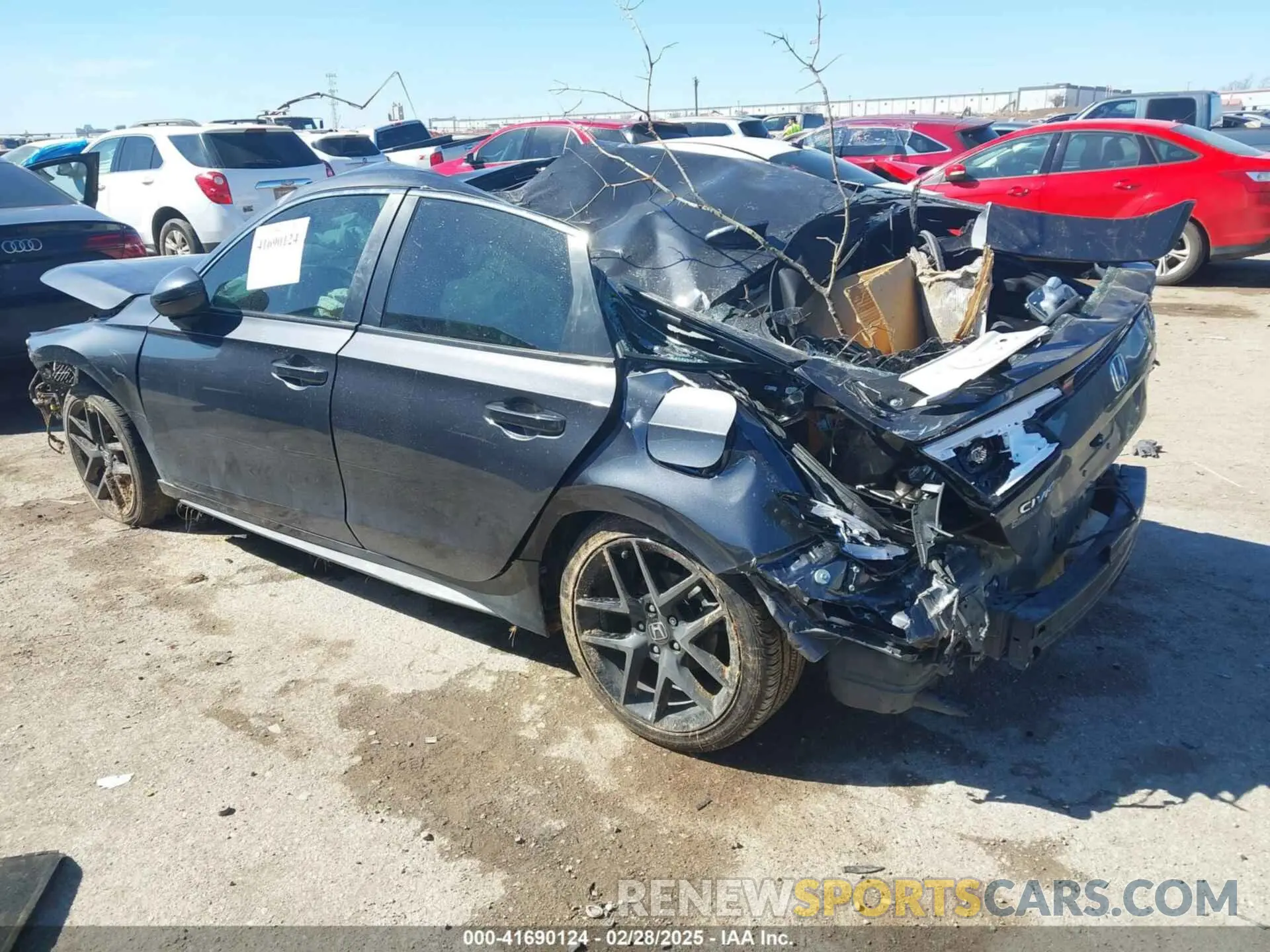 3 Фотография поврежденного автомобиля 19XFL1H87RE016721 HONDA CIVIC 2024