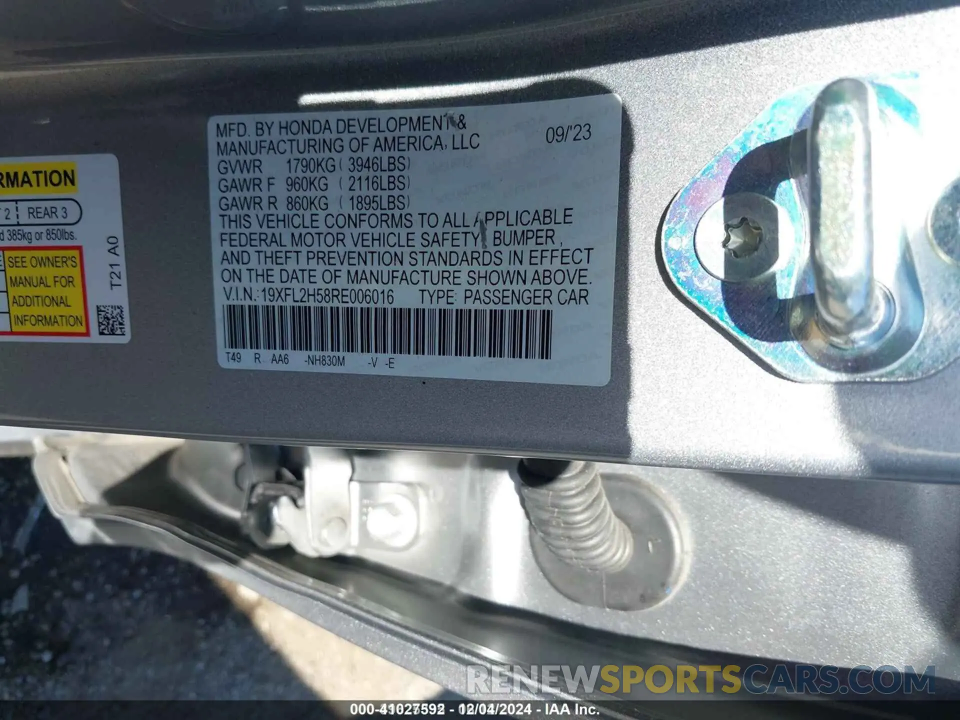 9 Фотография поврежденного автомобиля 19XFL2H58RE006016 HONDA CIVIC 2024