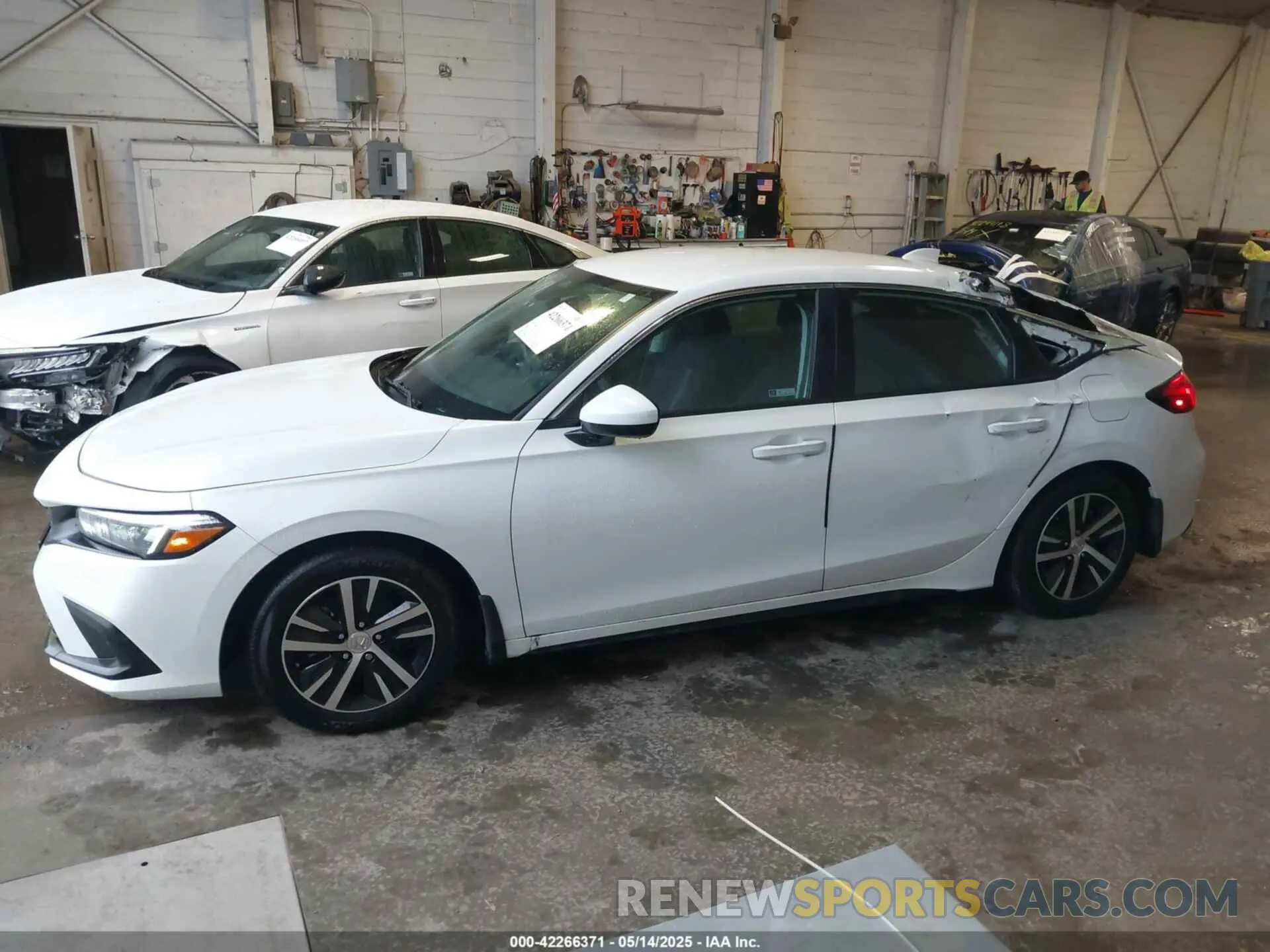 14 Photograph of a damaged car 19XFL2H58RE010695 HONDA CIVIC 2024