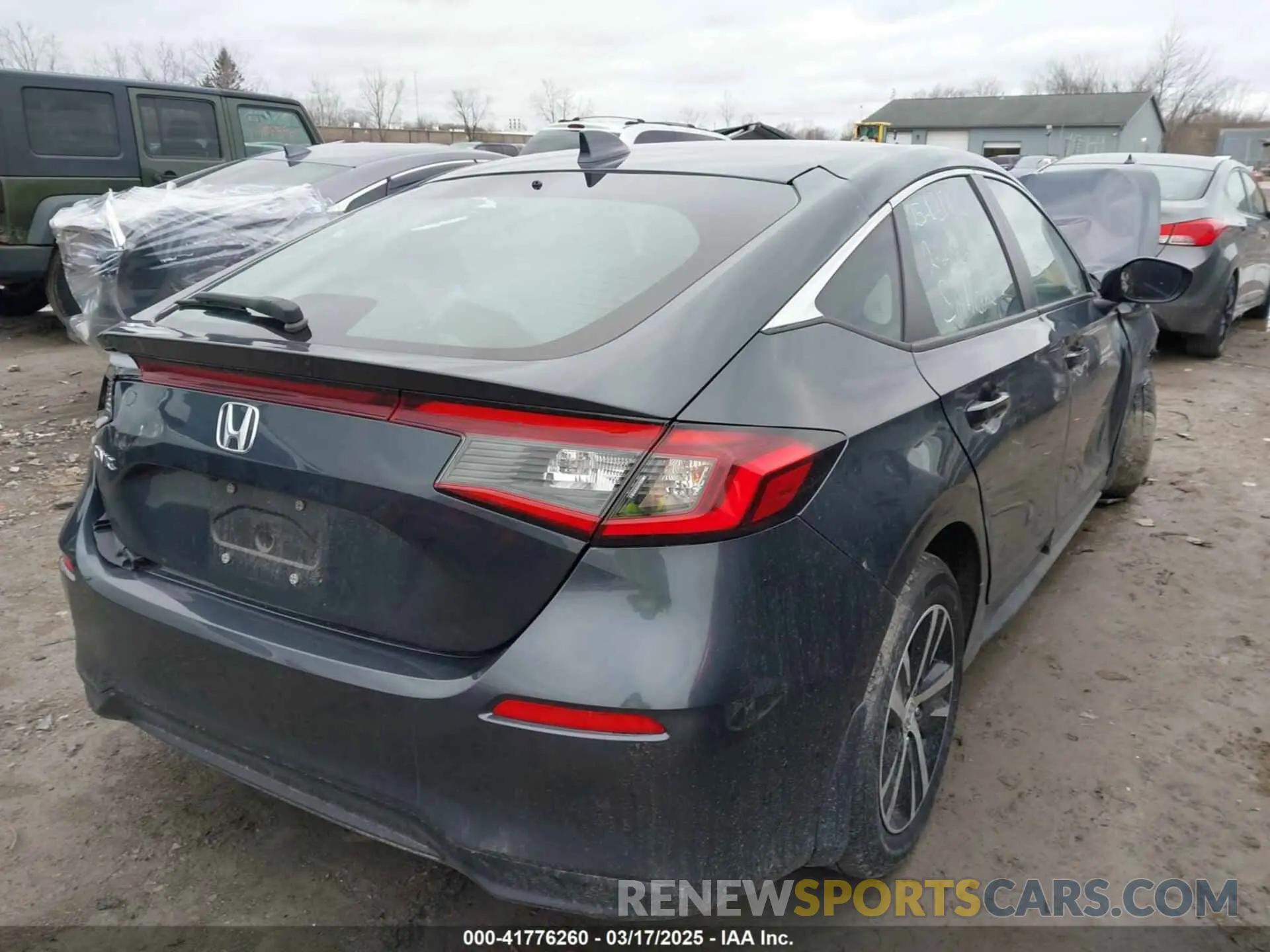 4 Photograph of a damaged car 19XFL2H5XRE023870 HONDA CIVIC 2024