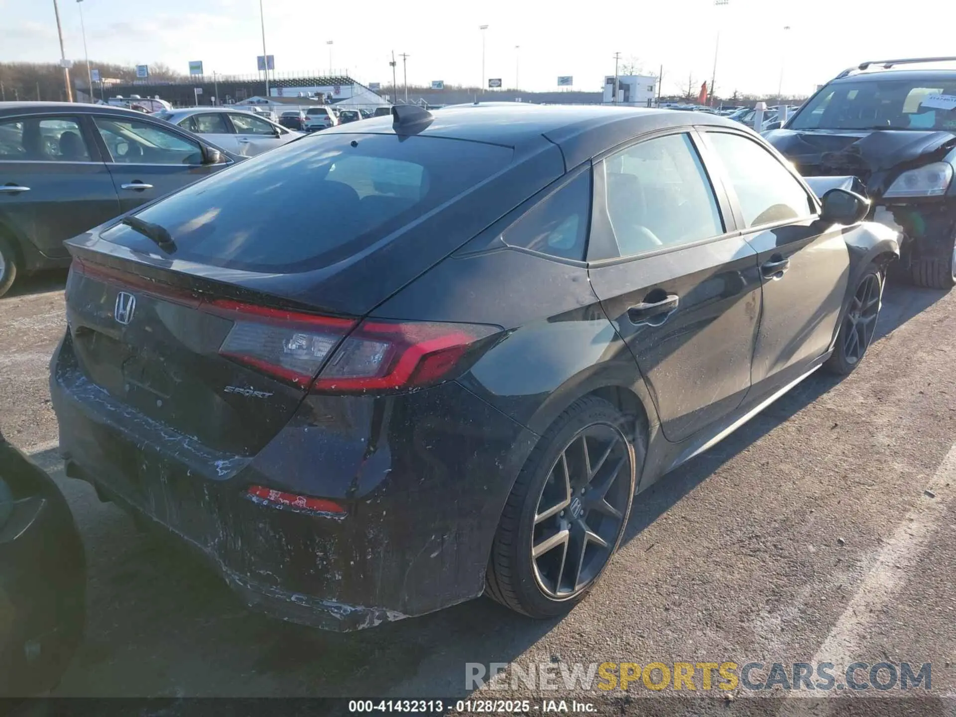 4 Фотография поврежденного автомобиля 19XFL2H82RE041726 HONDA CIVIC 2024