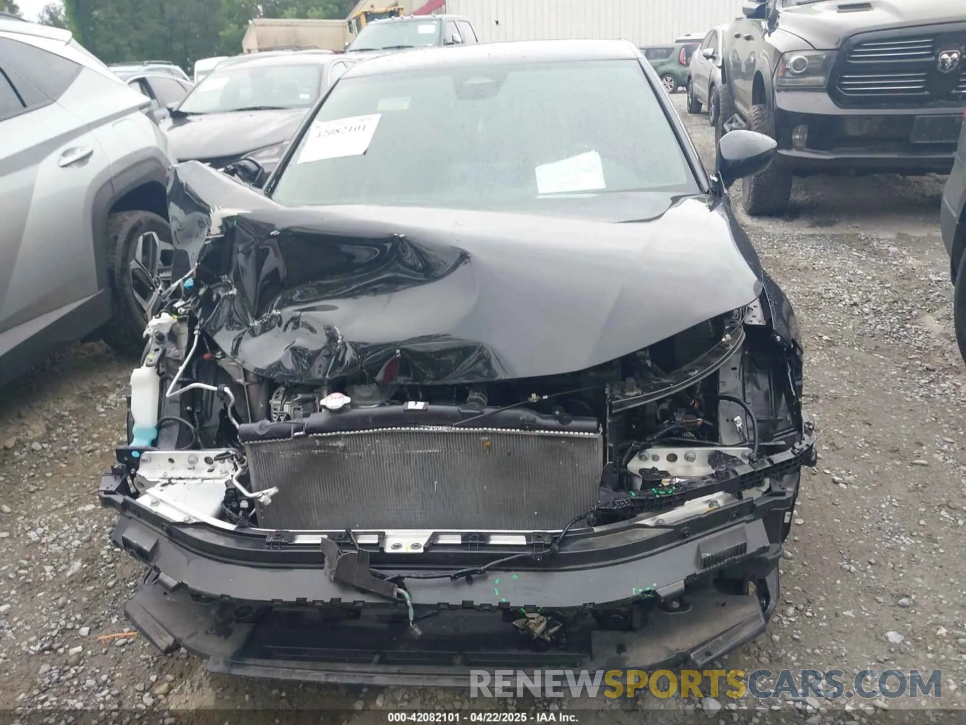 12 Photograph of a damaged car 19XFL2H83RE004913 HONDA CIVIC 2024