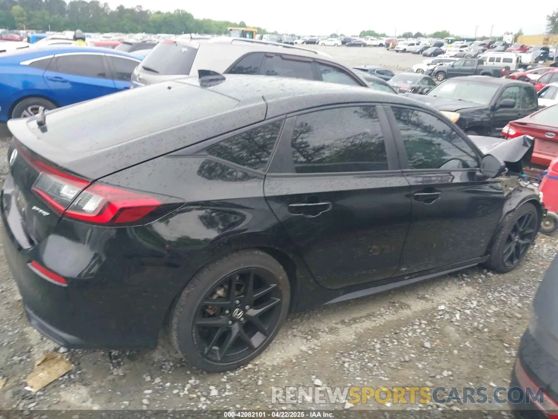 13 Photograph of a damaged car 19XFL2H83RE004913 HONDA CIVIC 2024