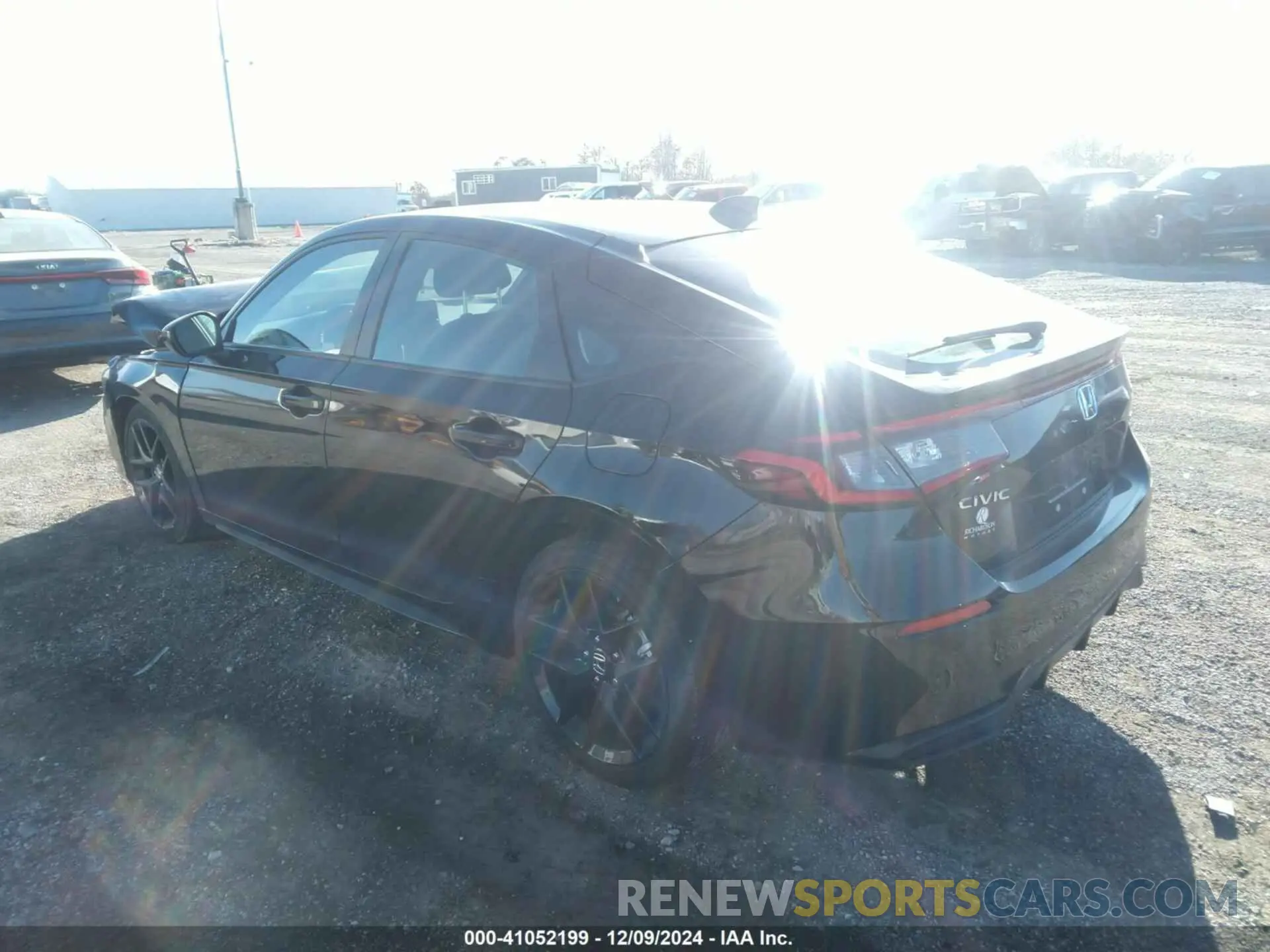 3 Фотография поврежденного автомобиля 19XFL2H83RE028581 HONDA CIVIC 2024