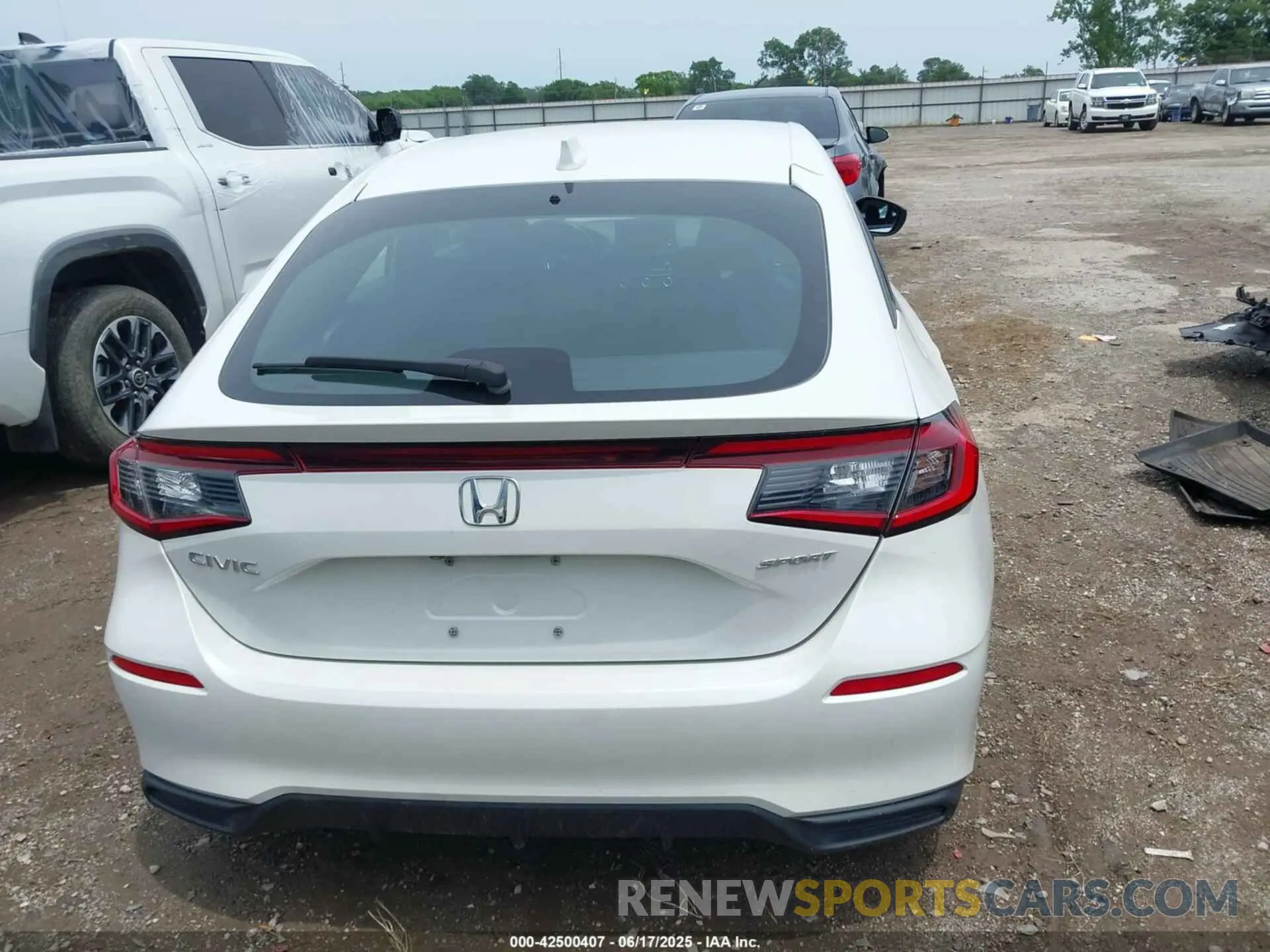 16 Photograph of a damaged car 19XFL2H85RE011538 HONDA CIVIC 2024