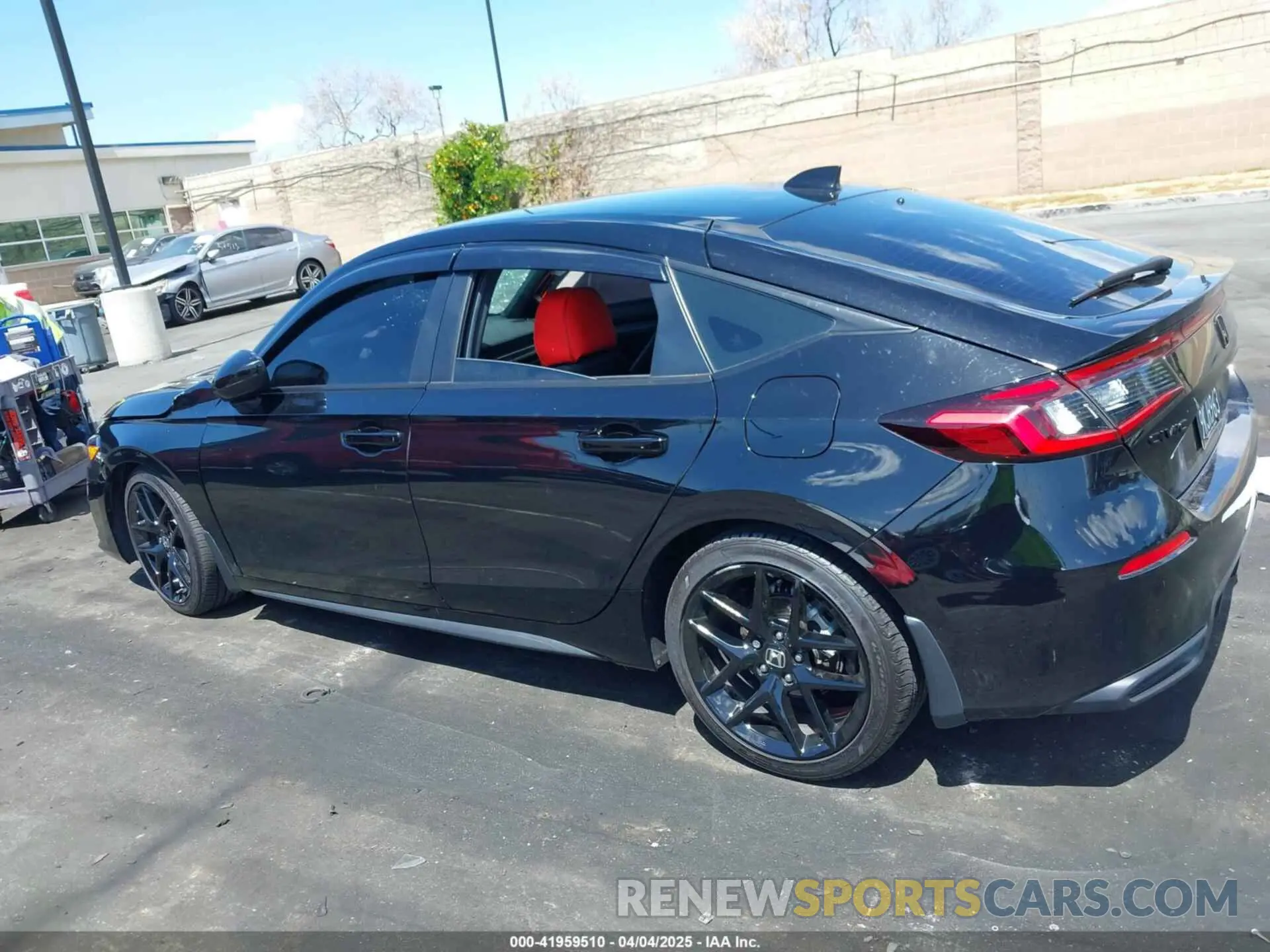 15 Photograph of a damaged car 19XFL2H86RE009250 HONDA CIVIC 2024