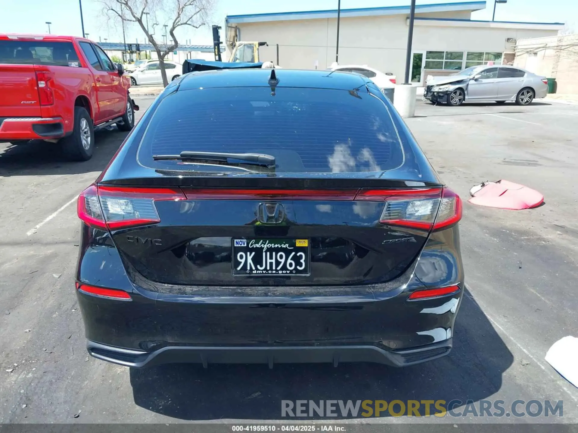 17 Photograph of a damaged car 19XFL2H86RE009250 HONDA CIVIC 2024