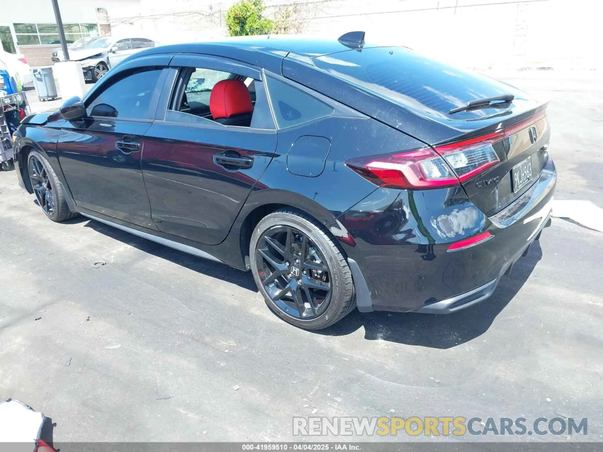3 Photograph of a damaged car 19XFL2H86RE009250 HONDA CIVIC 2024