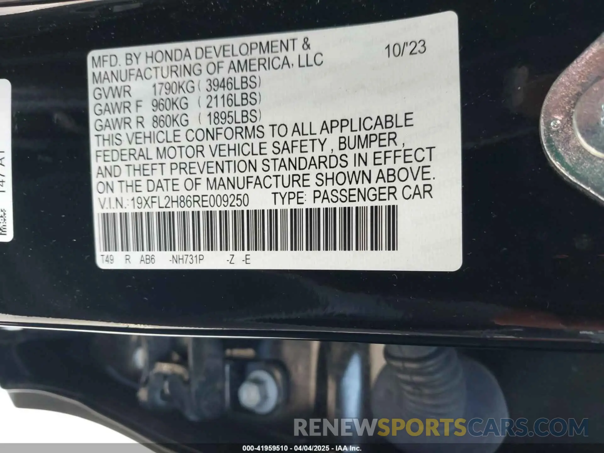 9 Photograph of a damaged car 19XFL2H86RE009250 HONDA CIVIC 2024