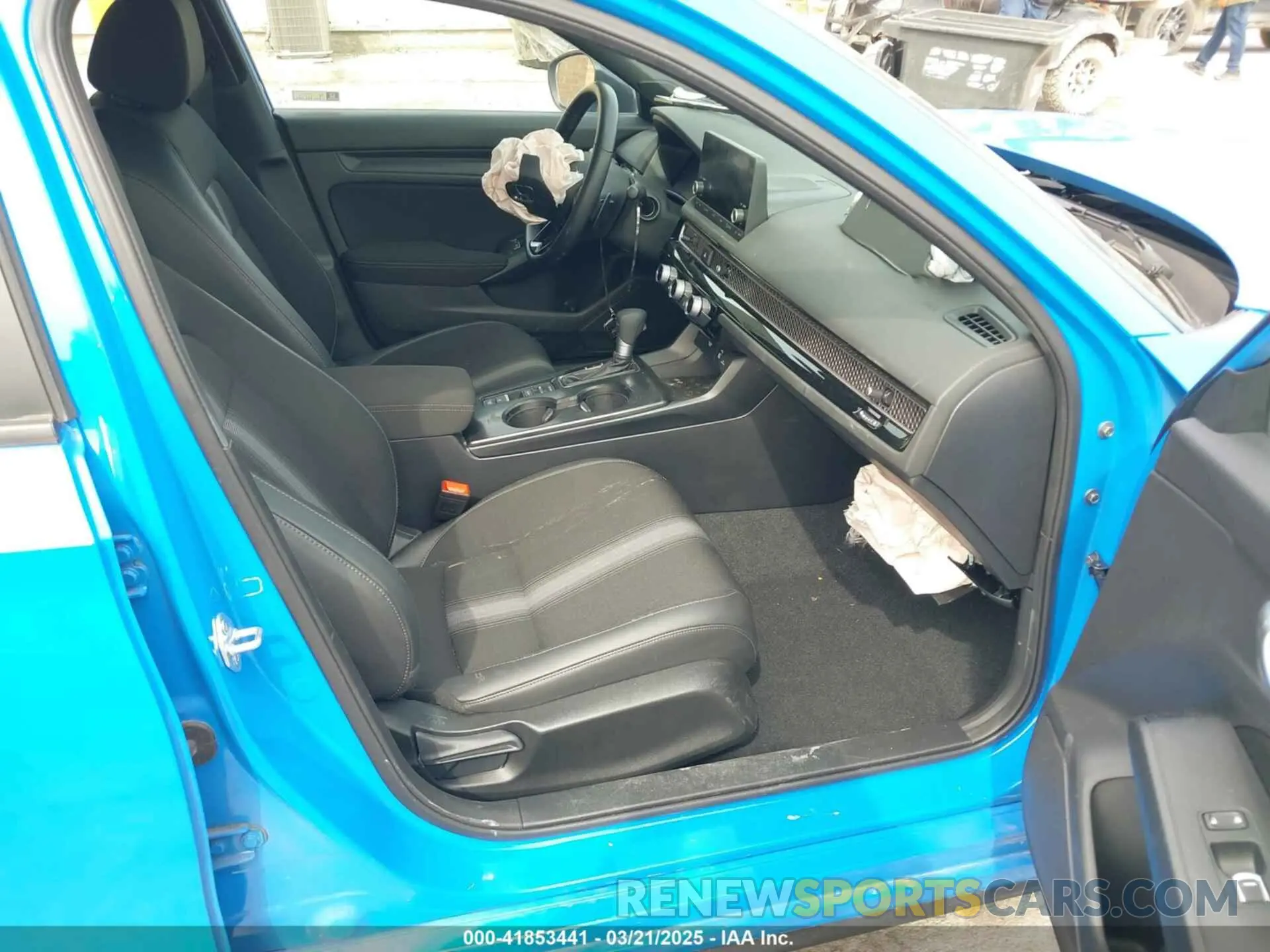 5 Photograph of a damaged car 19XFL2H86RE013640 HONDA CIVIC 2024