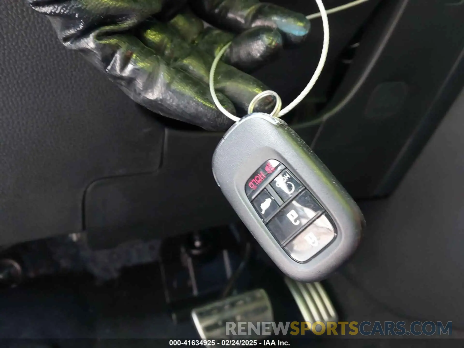11 Photograph of a damaged car 19XFL2H87RE042211 HONDA CIVIC 2024