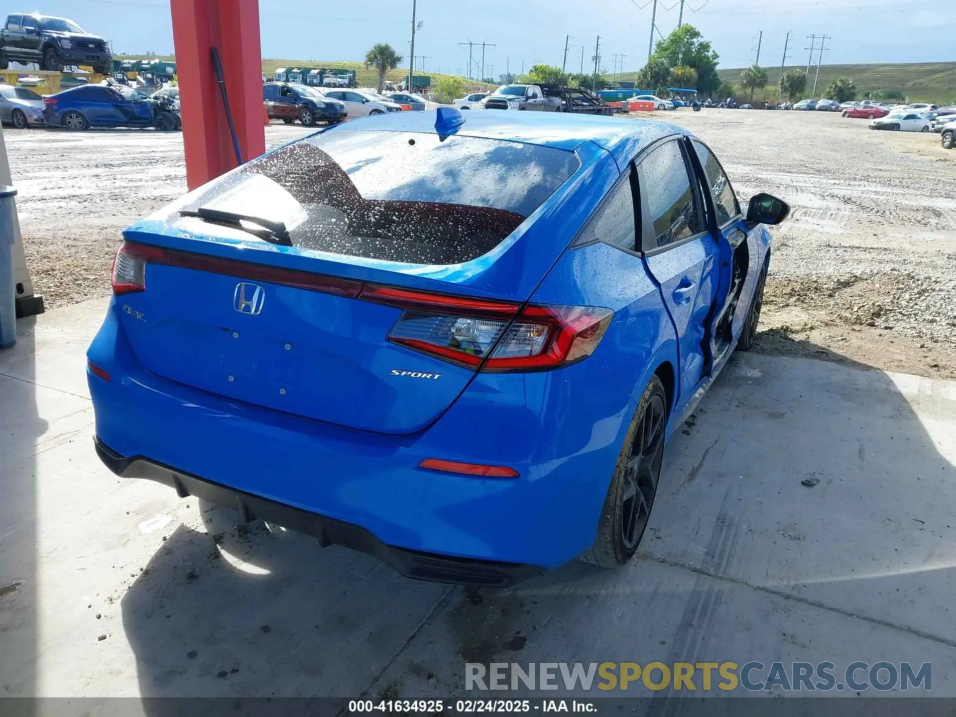4 Photograph of a damaged car 19XFL2H87RE042211 HONDA CIVIC 2024