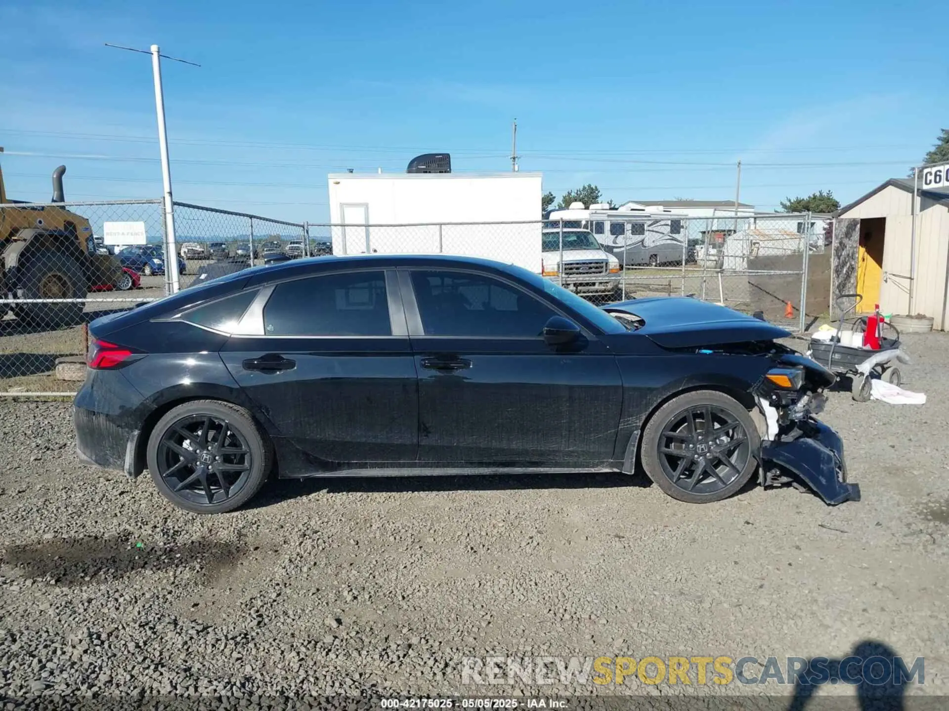 13 Photograph of a damaged car 19XFL2H88RE036675 HONDA CIVIC 2024