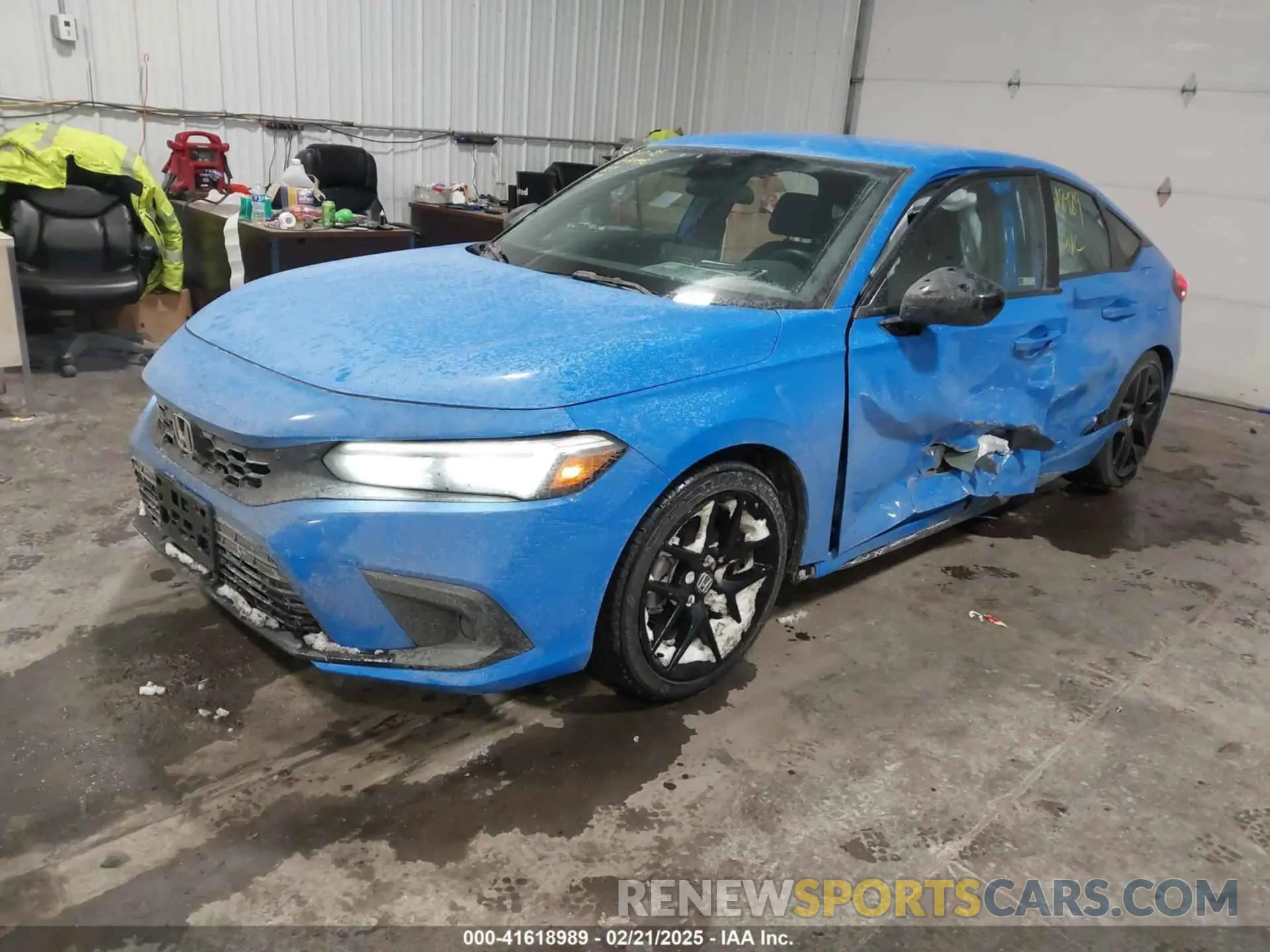 2 Photograph of a damaged car 19XFL2H8XRE028139 HONDA CIVIC 2024
