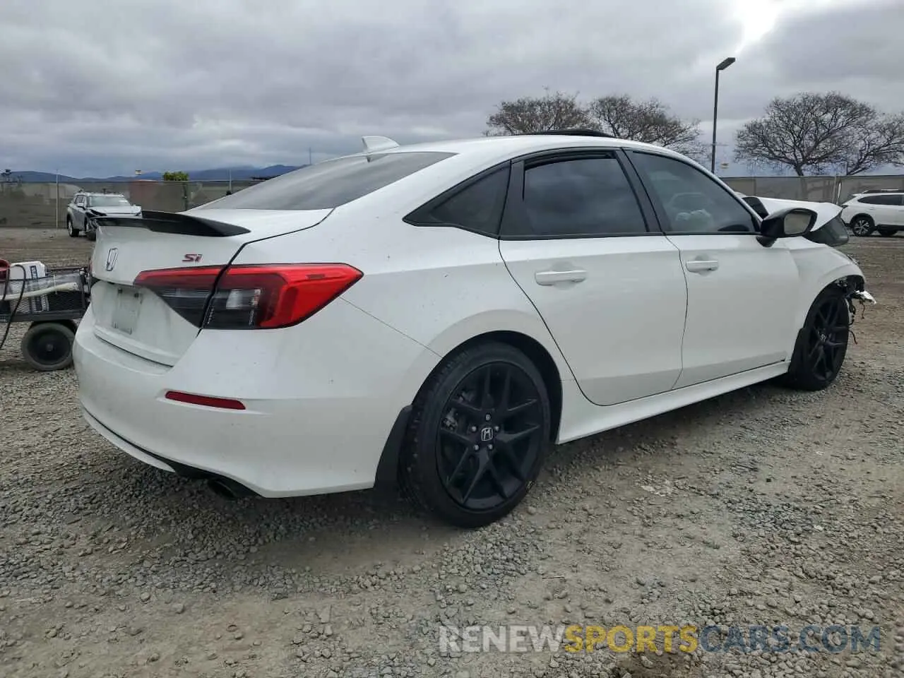 3 Фотография поврежденного автомобиля 2HGFE1E52RH472071 HONDA CIVIC 2024