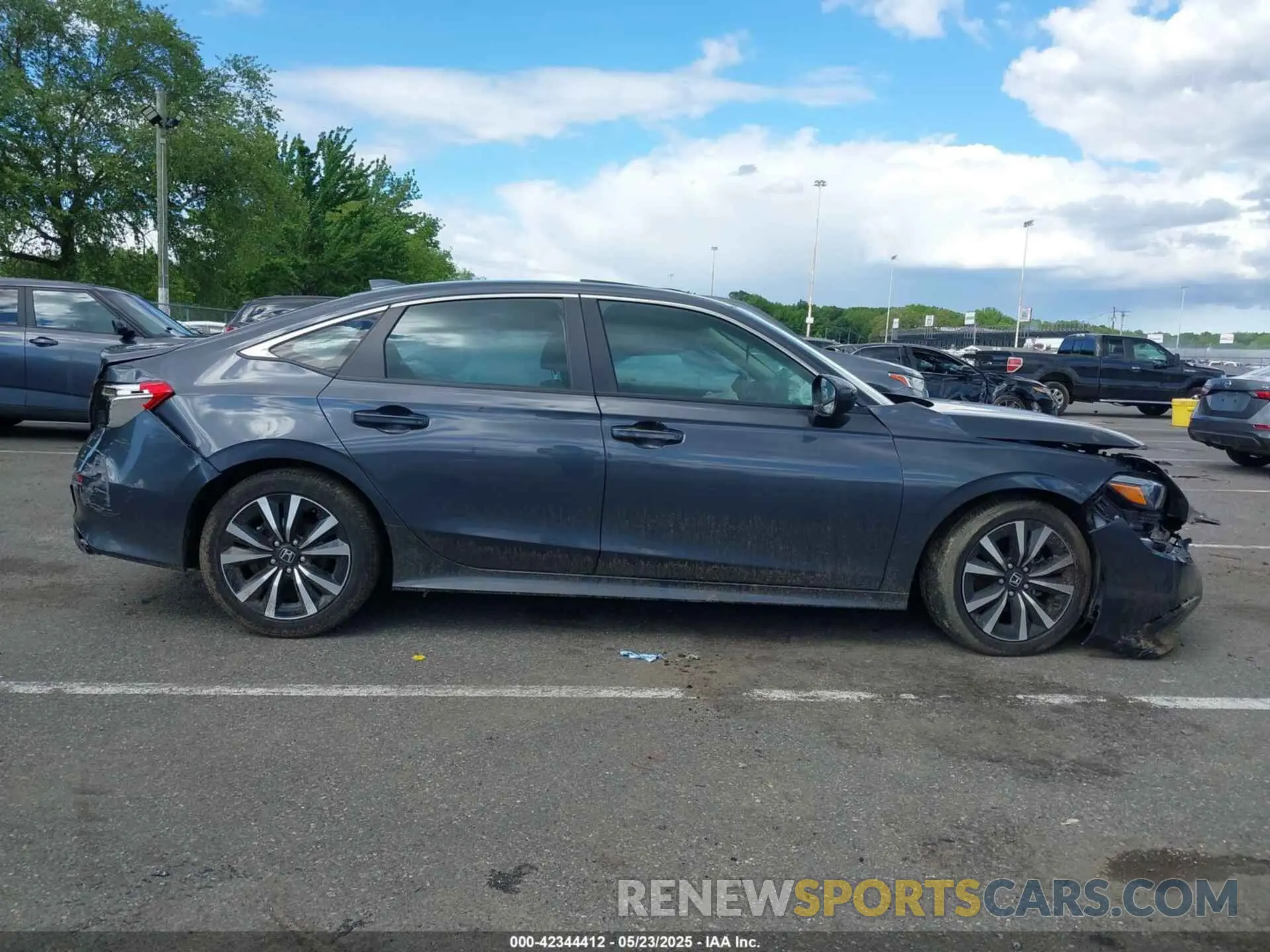 13 Photograph of a damaged car 2HGFE1F75RH332855 HONDA CIVIC 2024