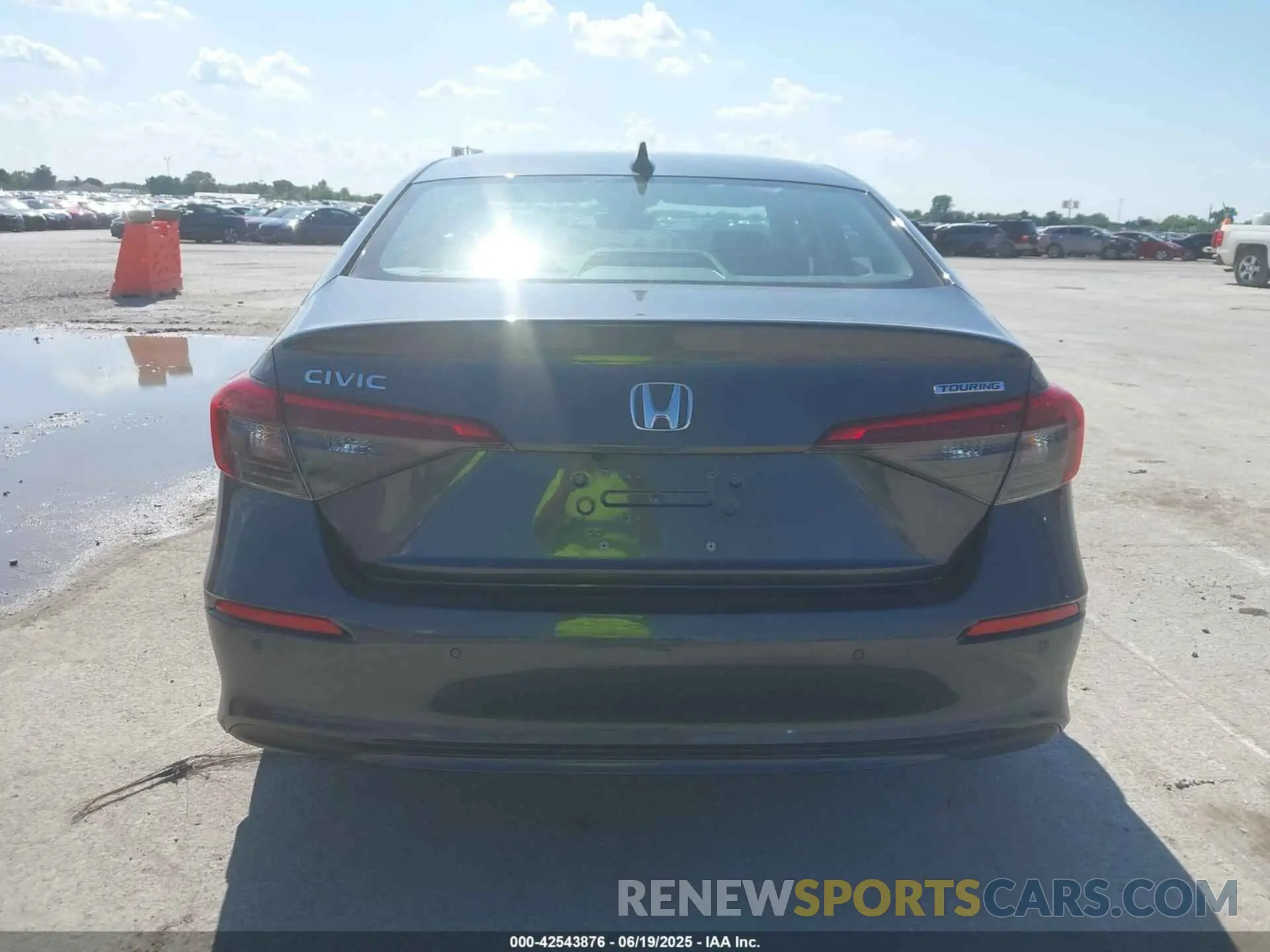 16 Photograph of a damaged car 2HGFE1F90RH310134 HONDA CIVIC 2024