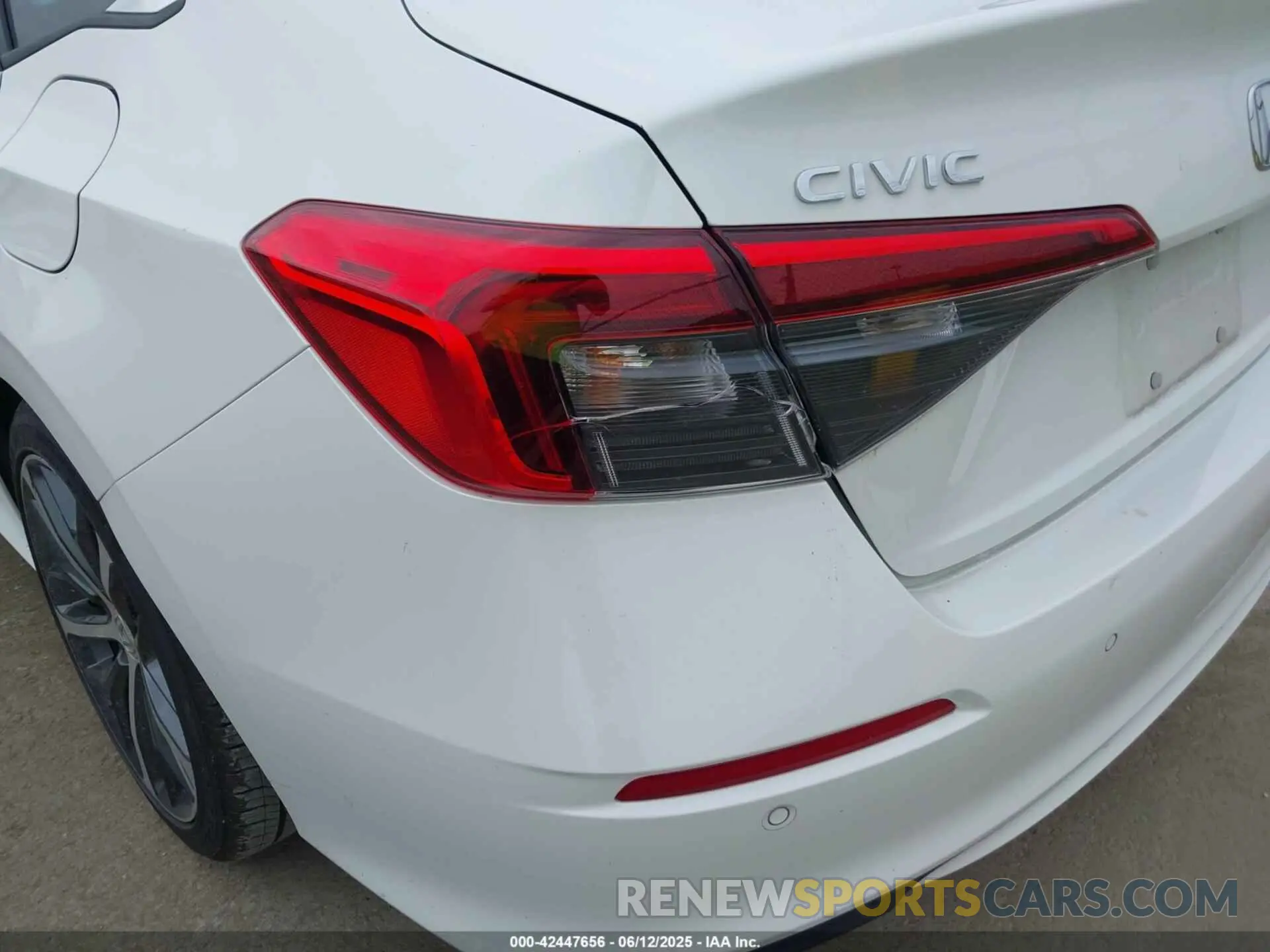 14 Photograph of a damaged car 2HGFE1F97RH332020 HONDA CIVIC 2024