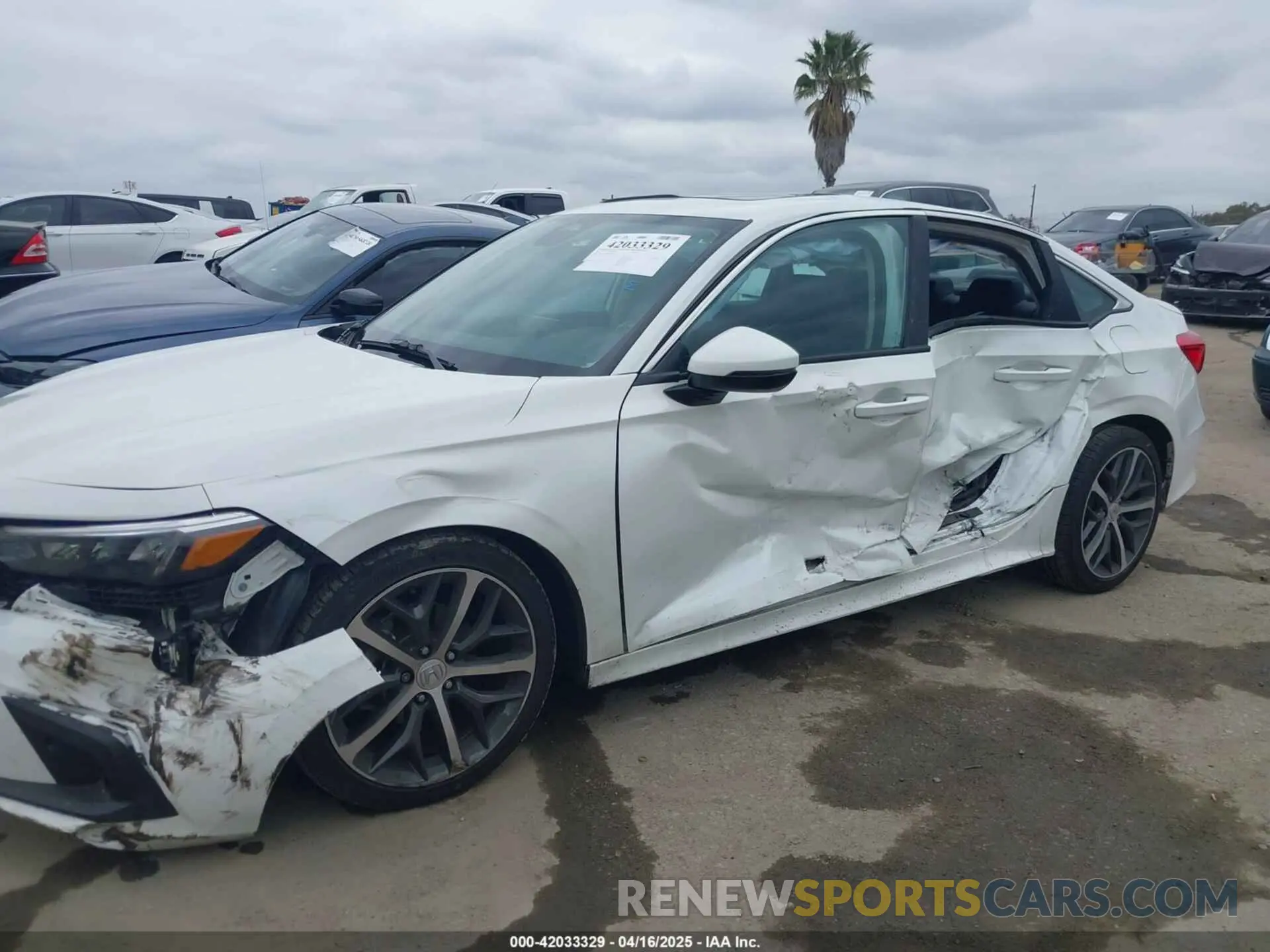 14 Photograph of a damaged car 2HGFE1F9XRH330844 HONDA CIVIC 2024