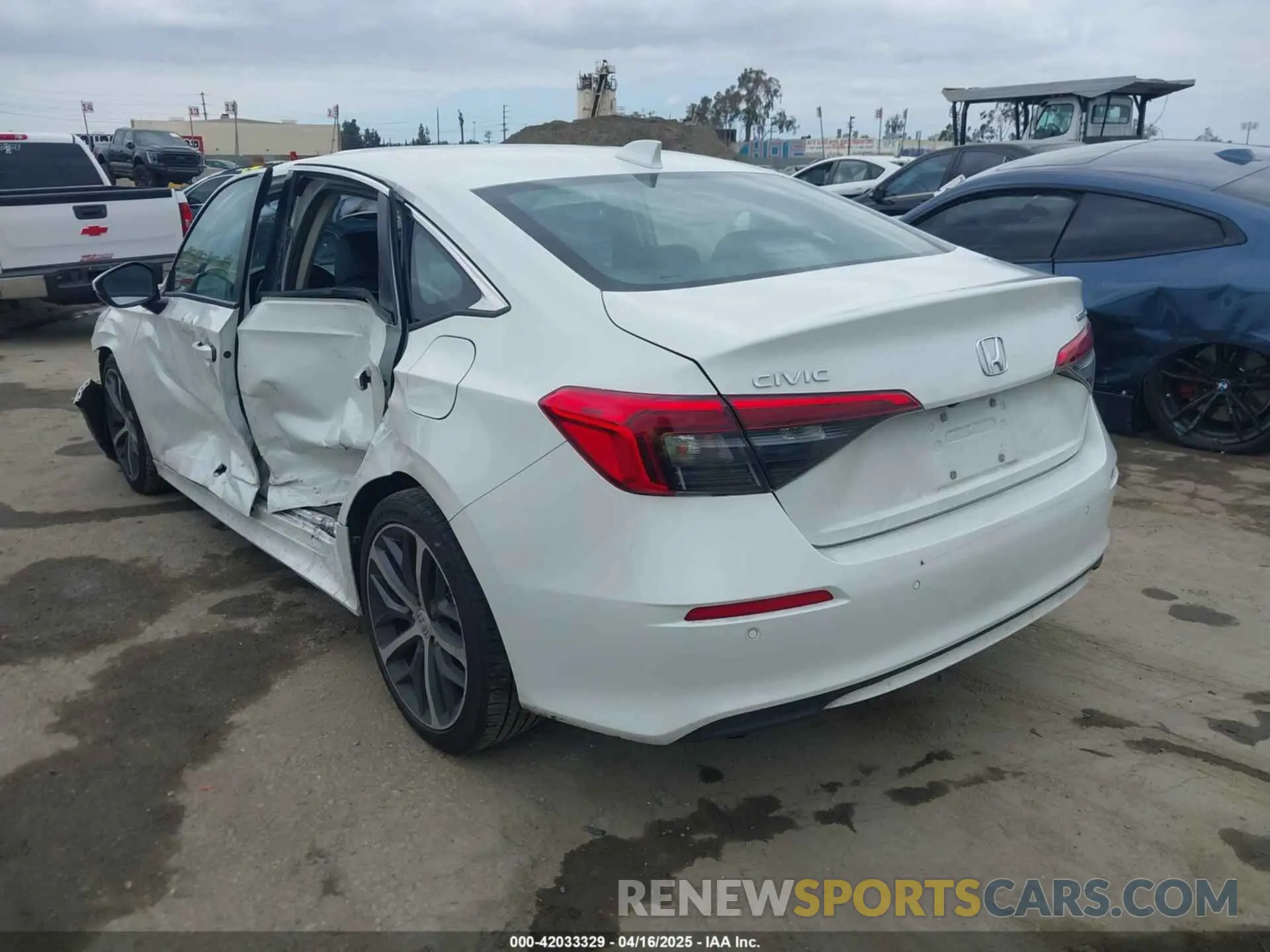 3 Photograph of a damaged car 2HGFE1F9XRH330844 HONDA CIVIC 2024
