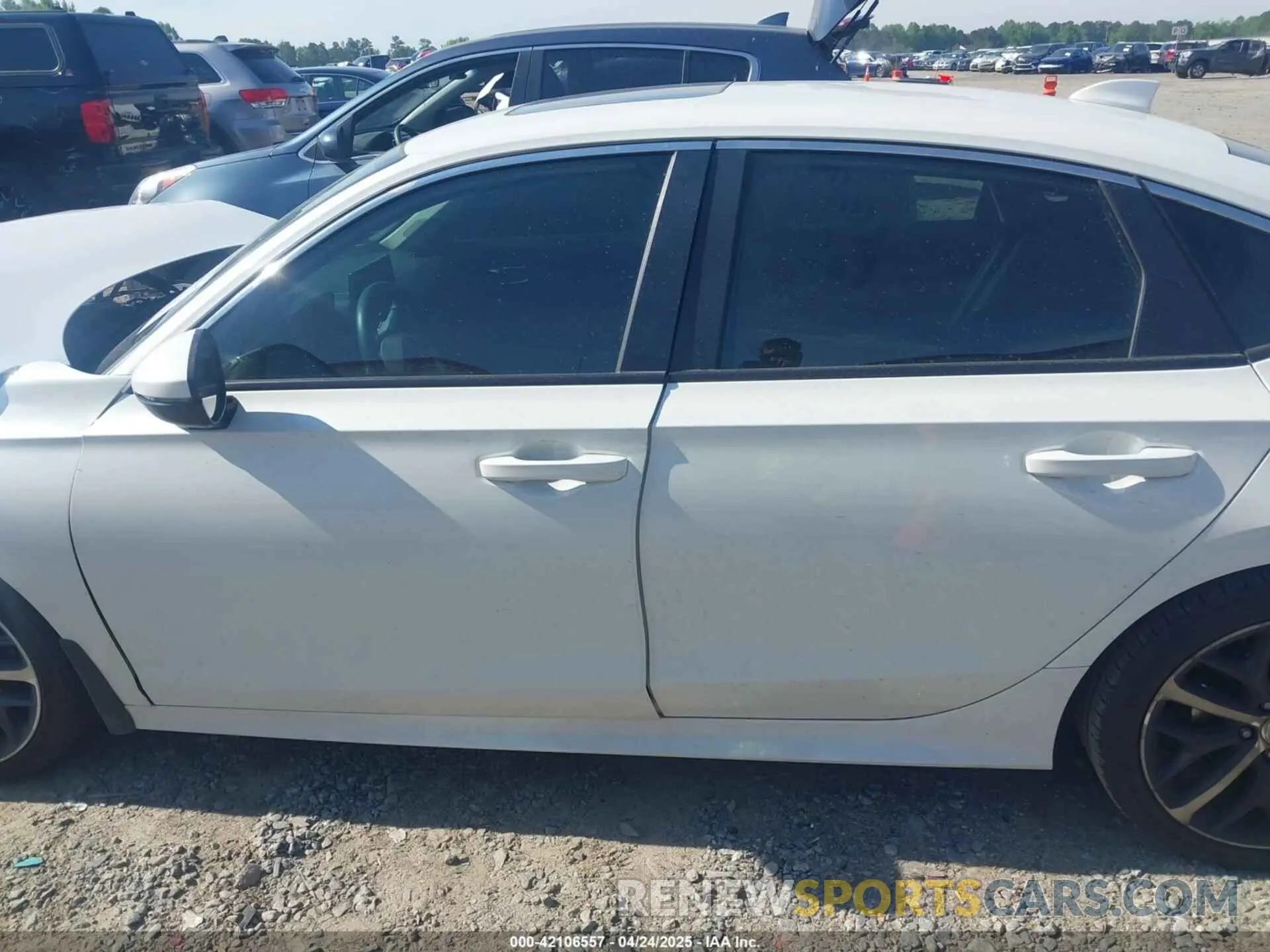 14 Photograph of a damaged car 2HGFE1F9XRH335901 HONDA CIVIC 2024