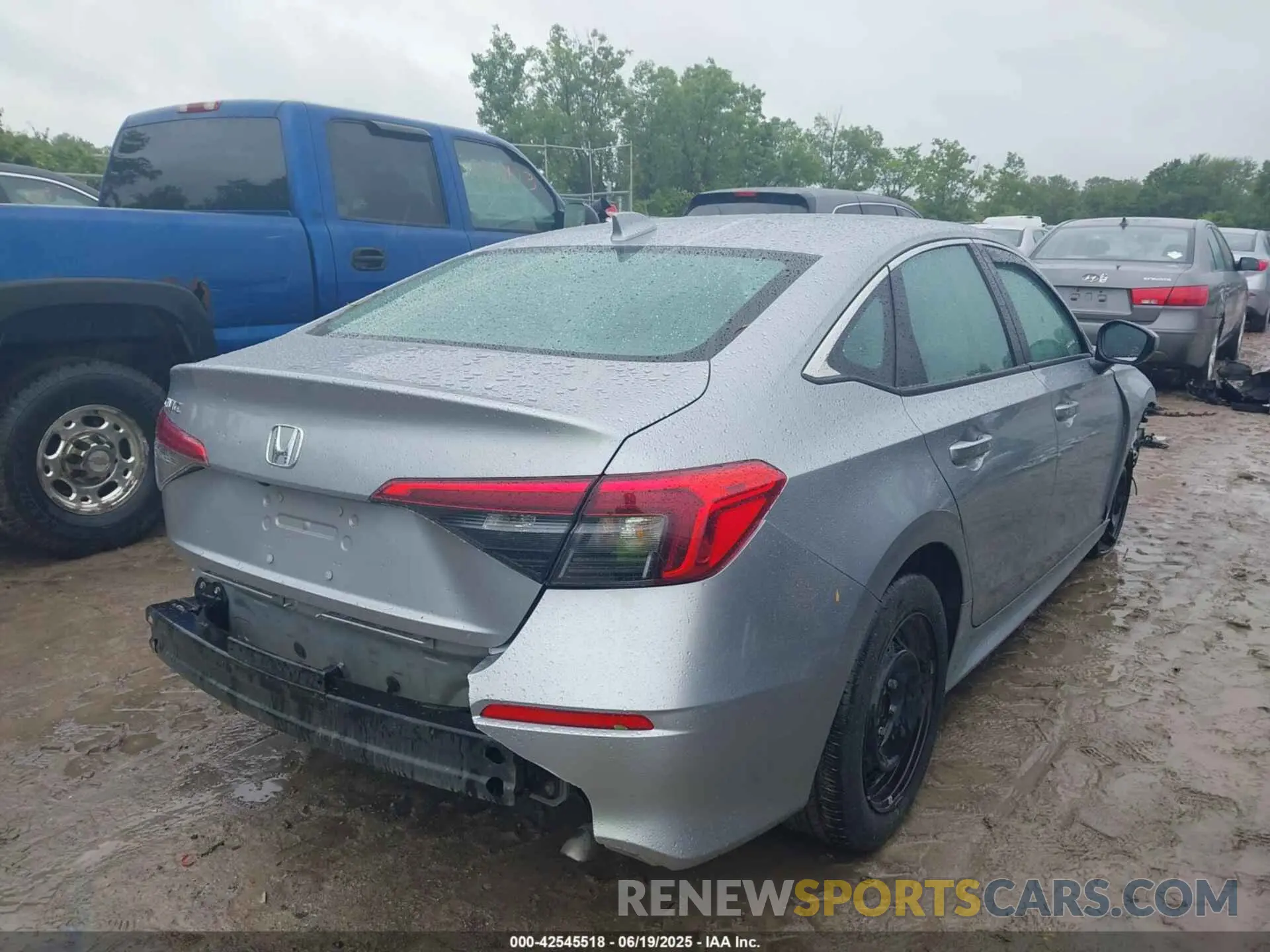 4 Фотография поврежденного автомобиля 2HGFE2F26RH510105 HONDA CIVIC 2024