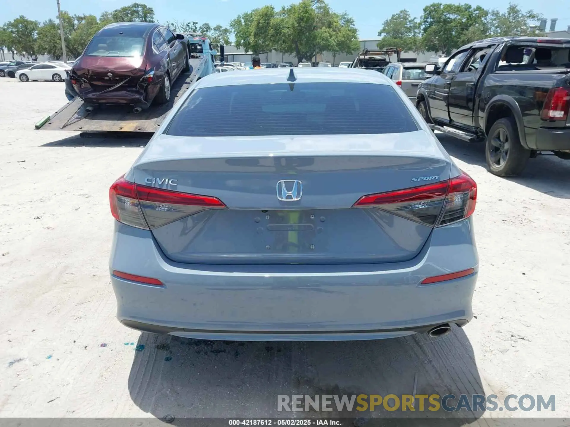 17 Photograph of a damaged car 2HGFE2F52RH538087 HONDA CIVIC 2024