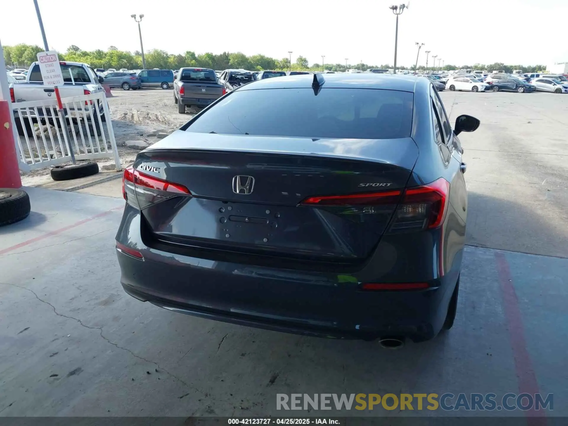 15 Photograph of a damaged car 2HGFE2F54RH533652 HONDA CIVIC 2024