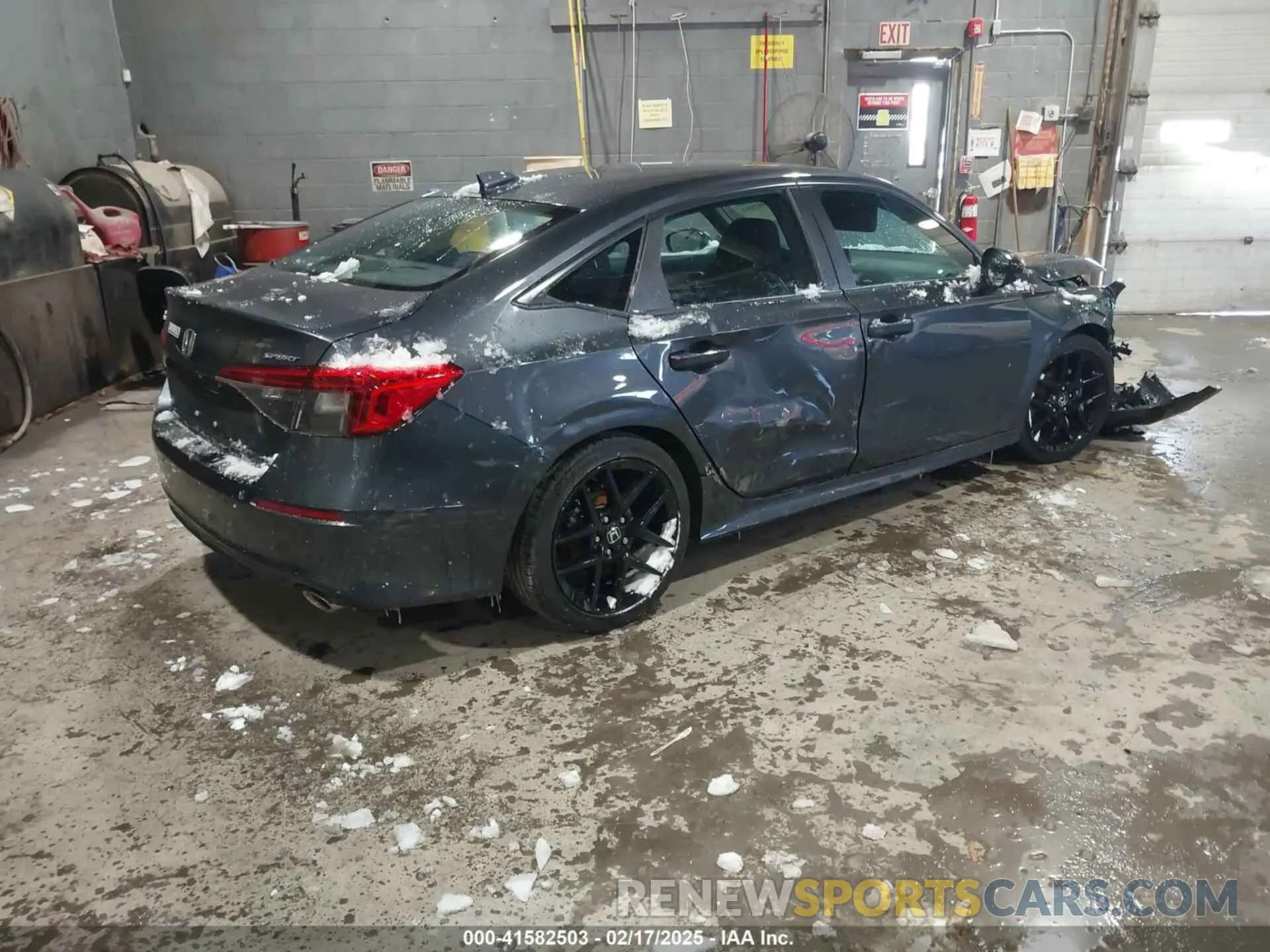 4 Photograph of a damaged car 2HGFE2F56RH557354 HONDA CIVIC 2024