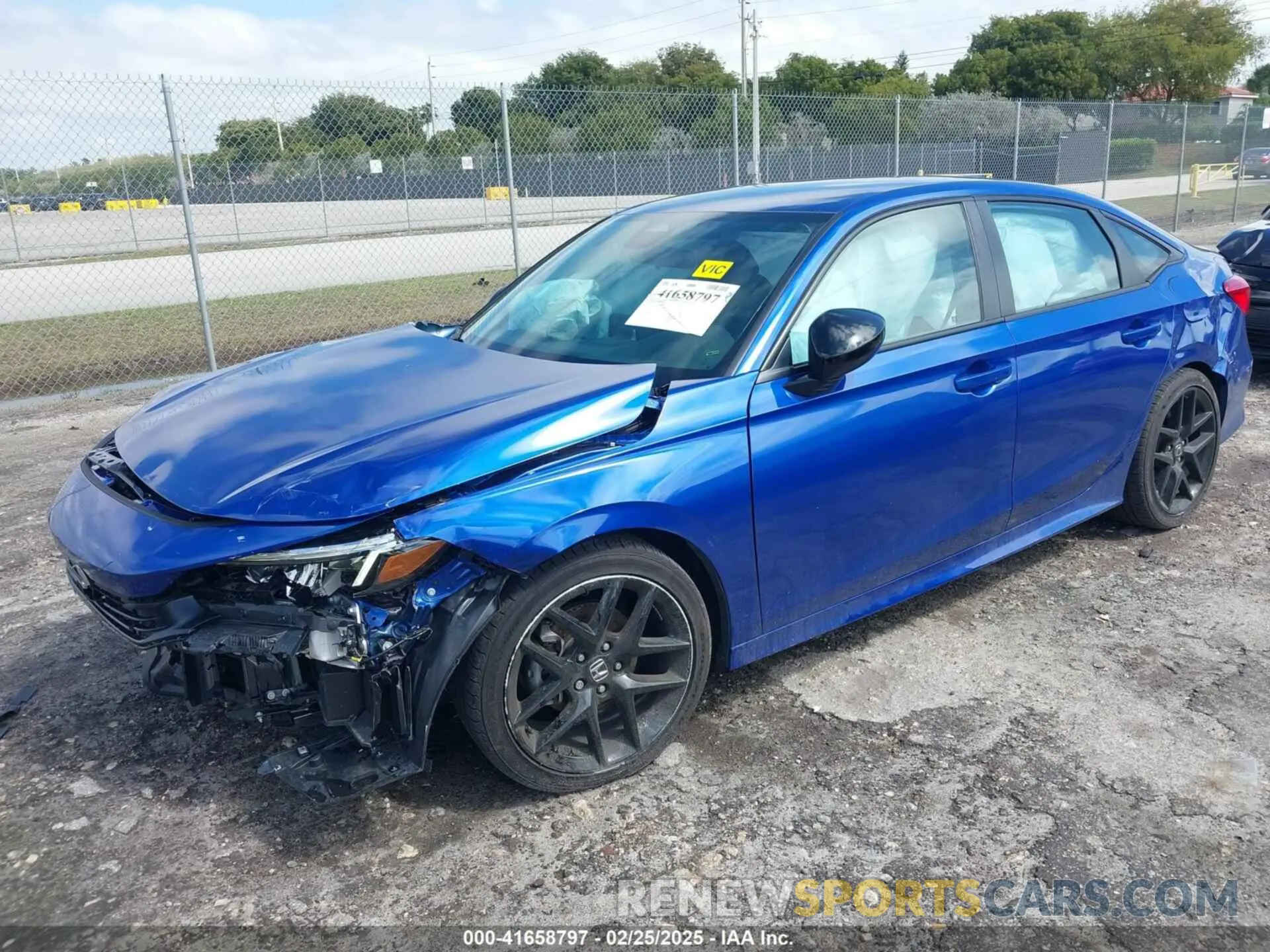 2 Фотография поврежденного автомобиля 2HGFE2F56RH587809 HONDA CIVIC 2024