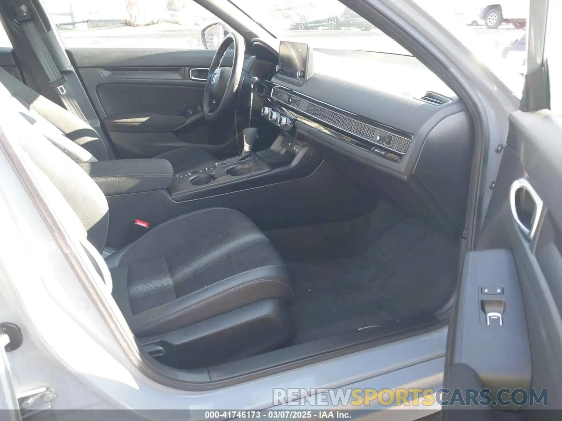 5 Photograph of a damaged car 2HGFE2F57RH561798 HONDA CIVIC 2024