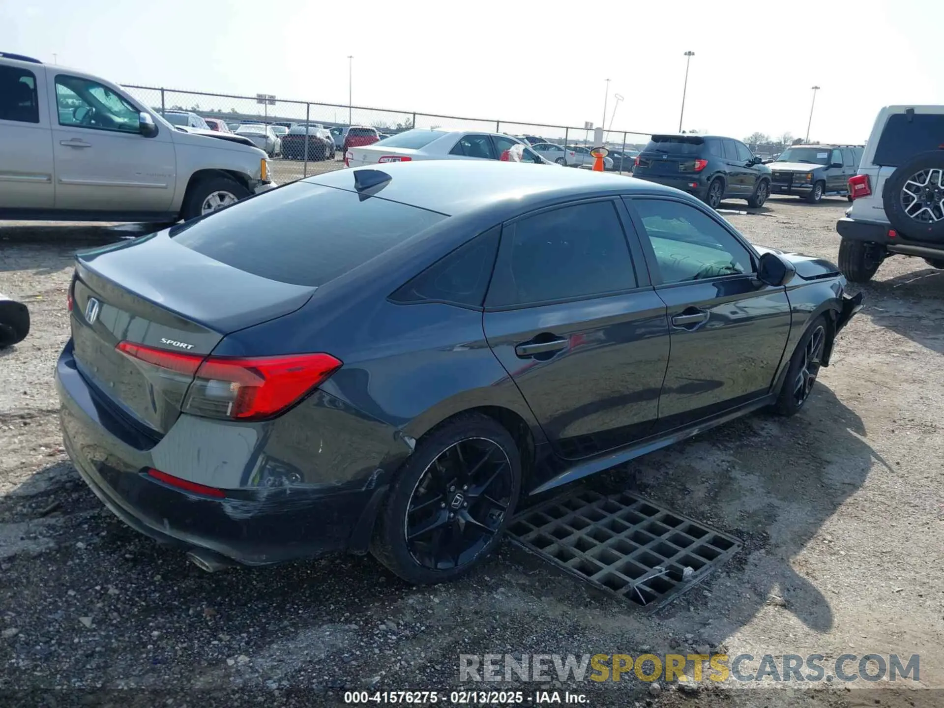 4 Photograph of a damaged car 2HGFE2F58RH526395 HONDA CIVIC 2024