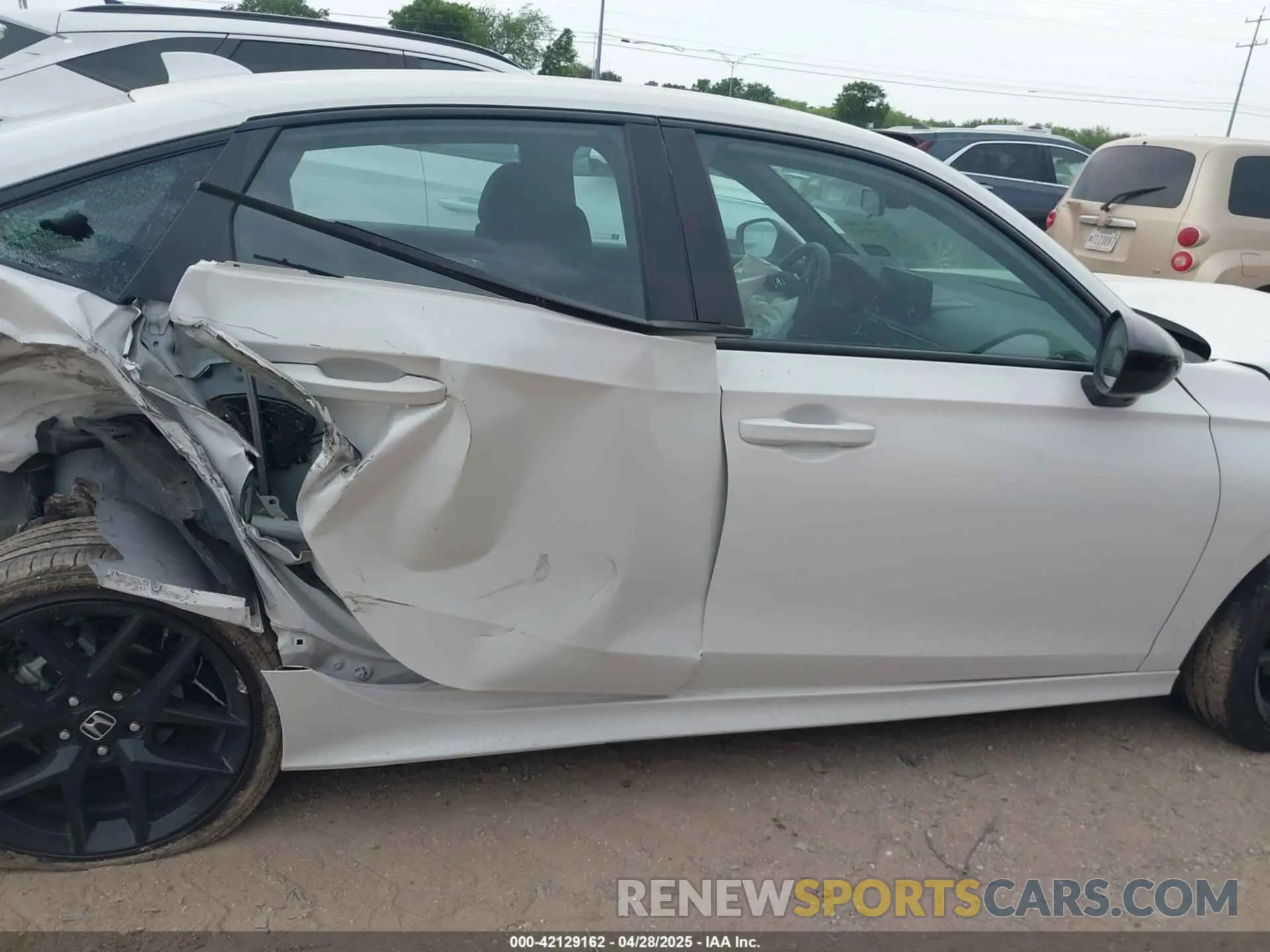 12 Фотография поврежденного автомобиля 2HGFE2F58RH589187 HONDA CIVIC 2024