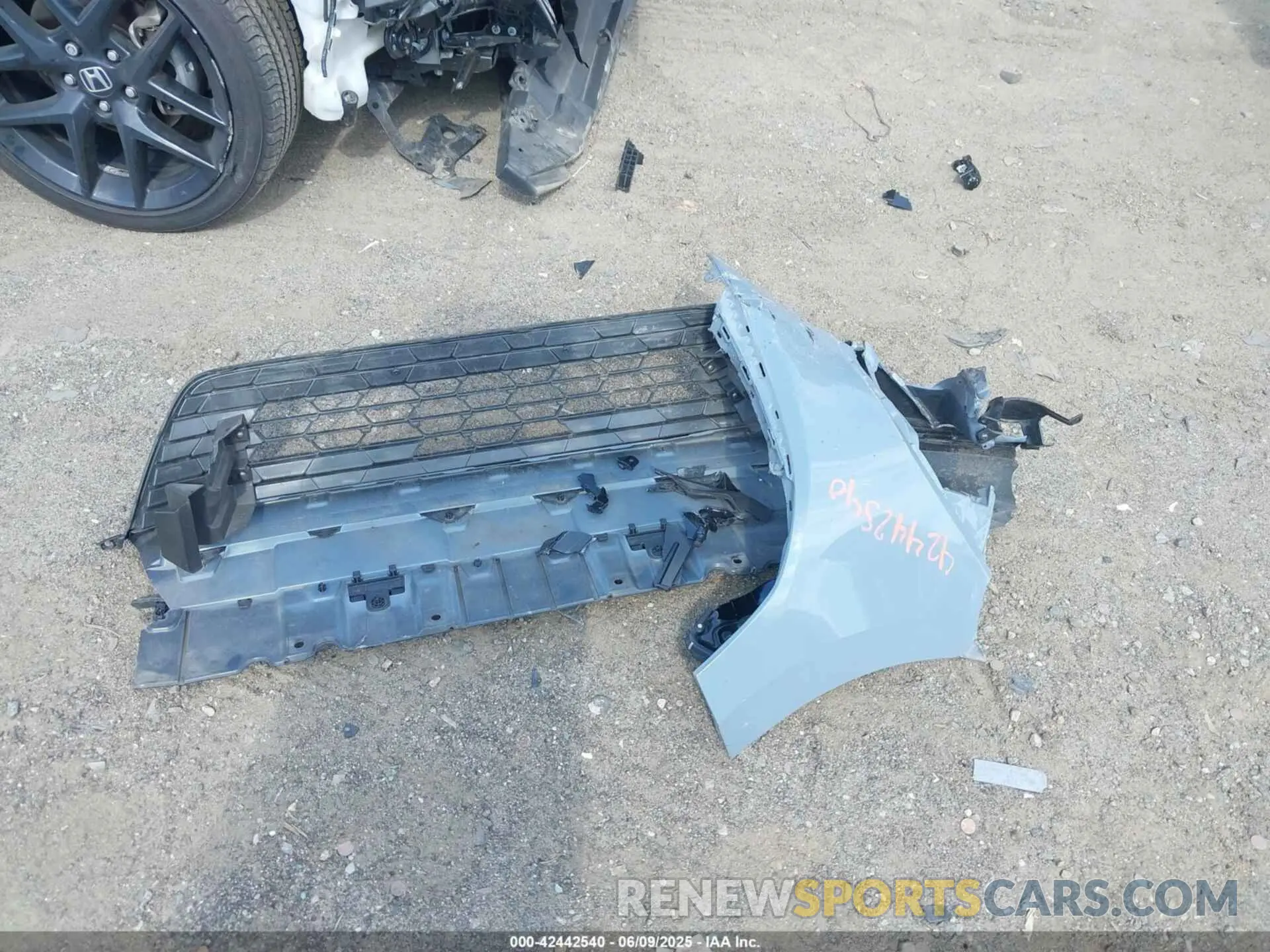 12 Photograph of a damaged car 2HGFE2F5XRH502809 HONDA CIVIC 2024