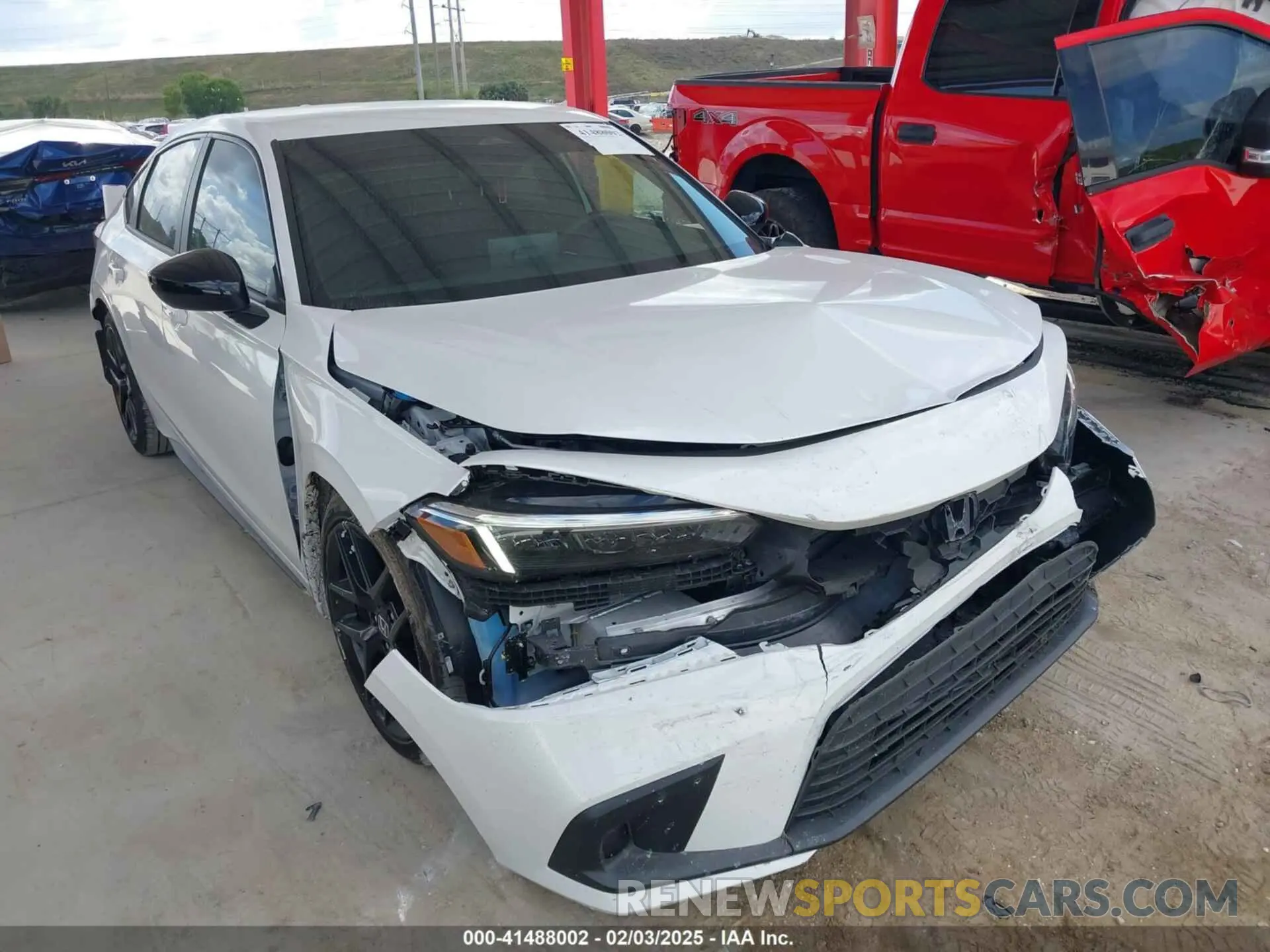 1 Photograph of a damaged car 19XFL2H82SE001376 HONDA CIVIC 2025