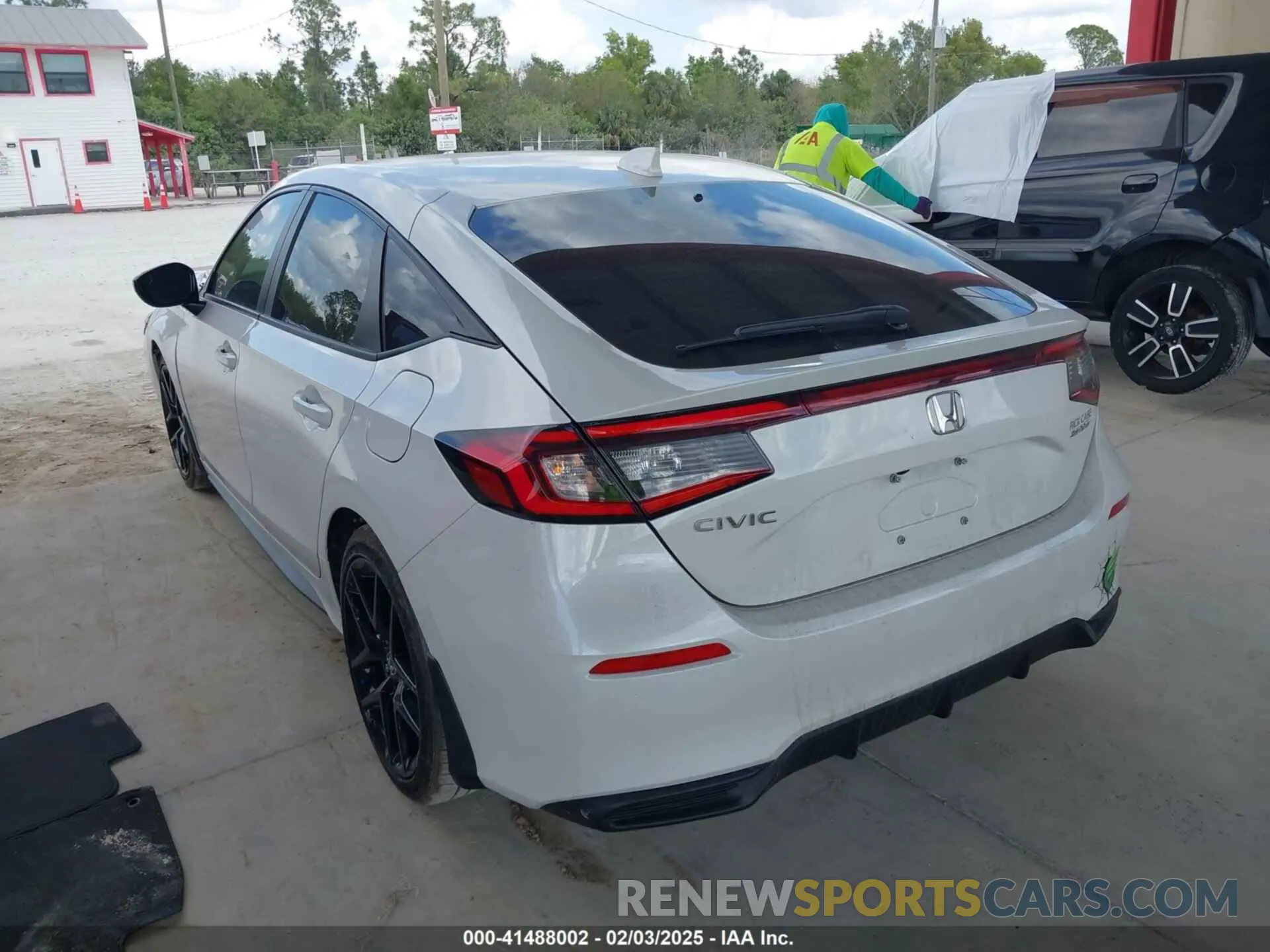 3 Photograph of a damaged car 19XFL2H82SE001376 HONDA CIVIC 2025