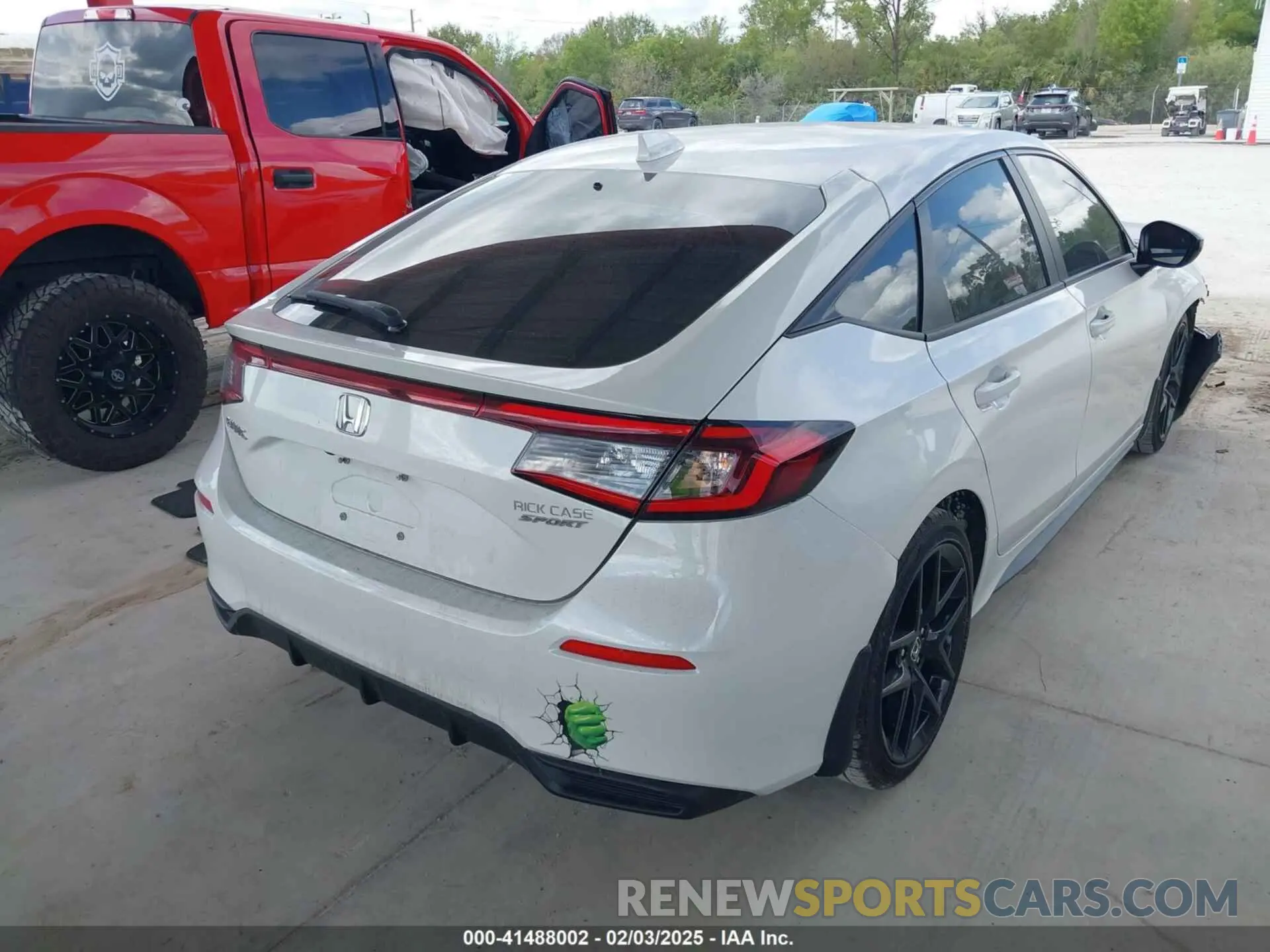 4 Photograph of a damaged car 19XFL2H82SE001376 HONDA CIVIC 2025