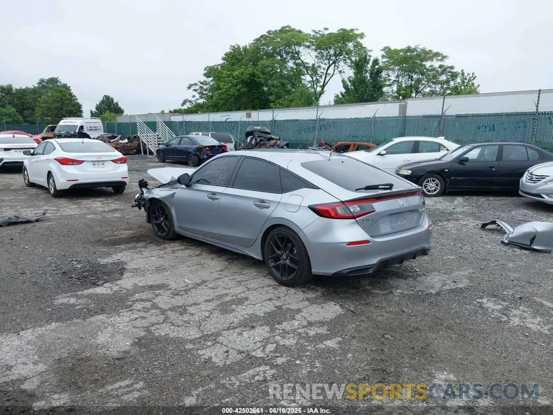 3 Photograph of a damaged car 19XFL2H82SE004732 HONDA CIVIC 2025