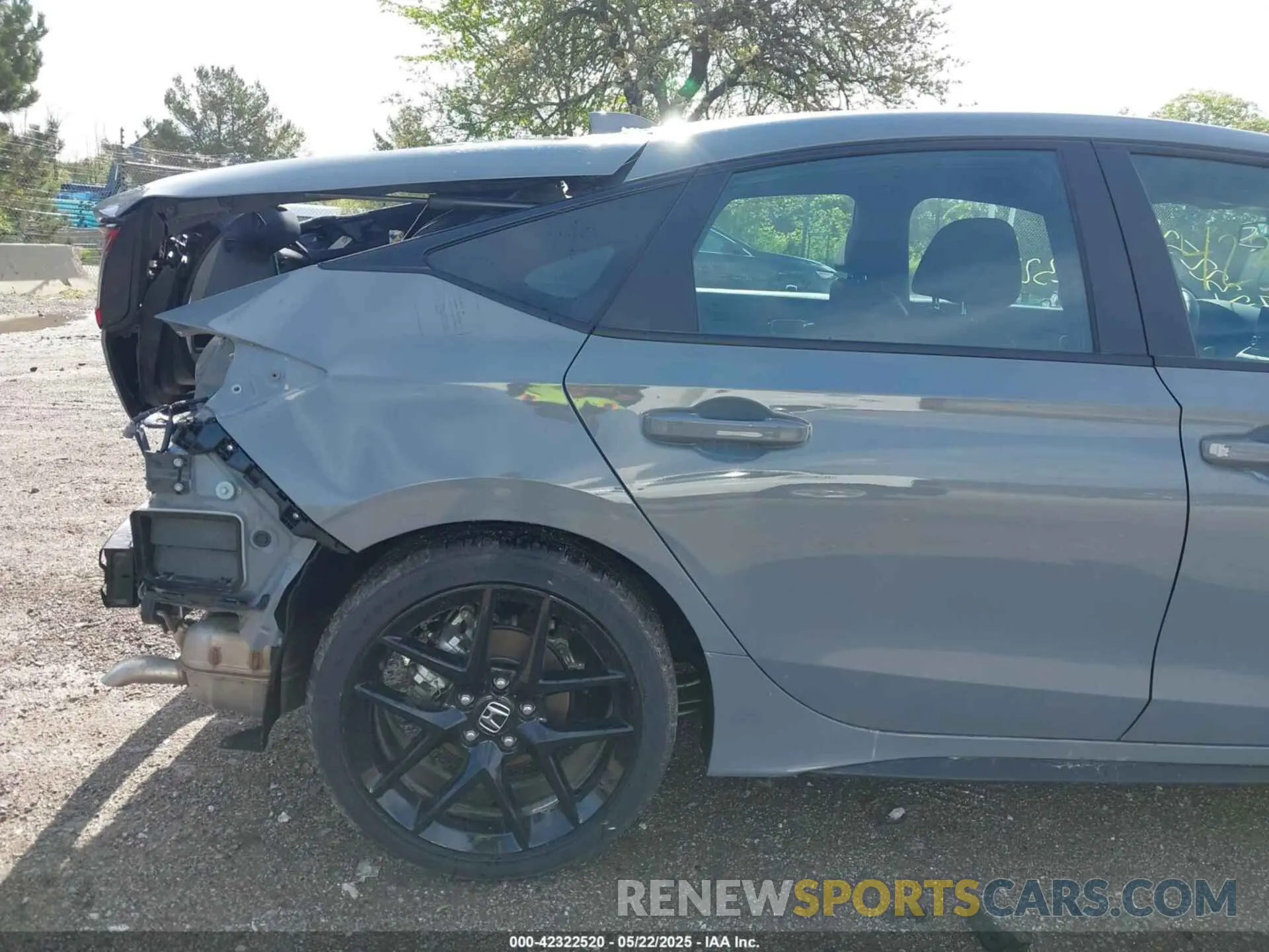 17 Photograph of a damaged car 19XFL2H83SE012631 HONDA CIVIC 2025