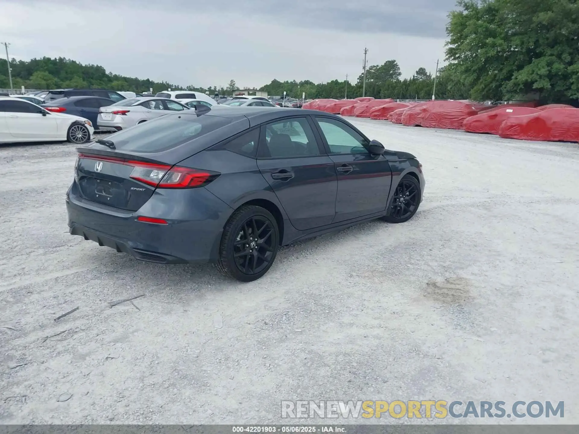 4 Photograph of a damaged car 19XFL2H83SE012838 HONDA CIVIC 2025