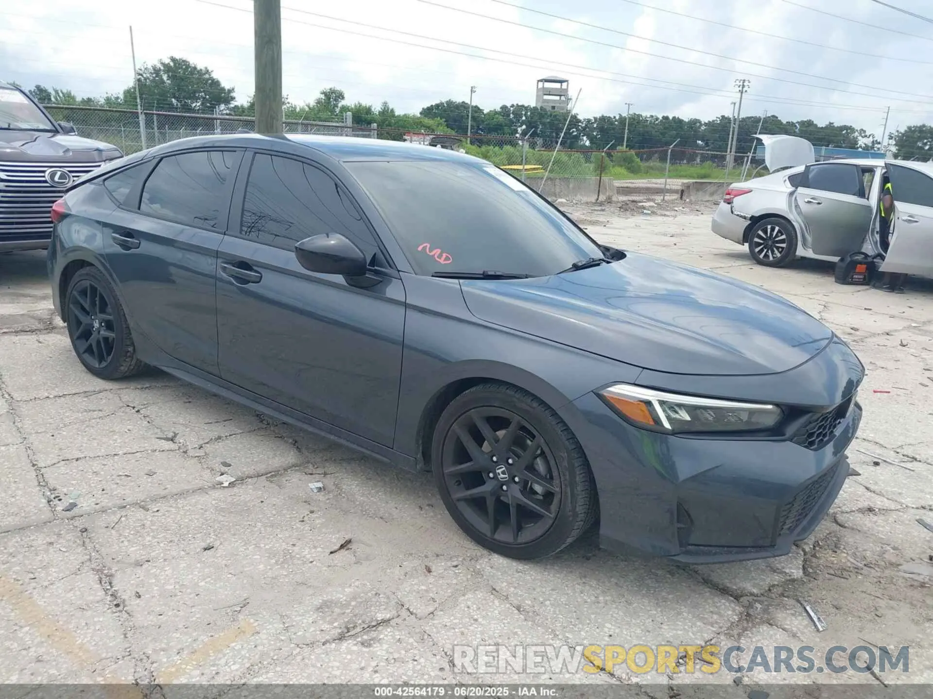 1 Photograph of a damaged car 19XFL2H83SE021376 HONDA CIVIC 2025