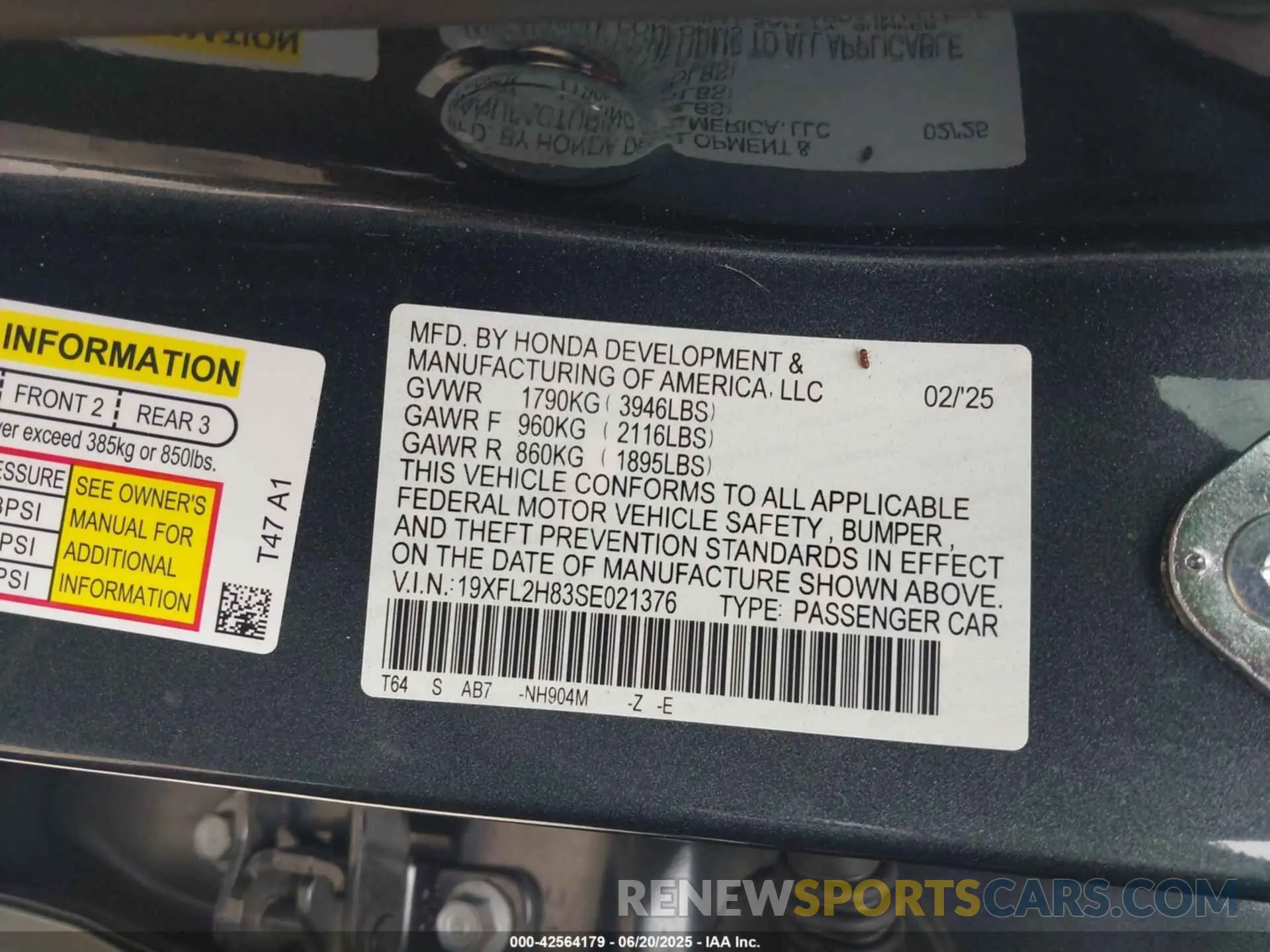 9 Photograph of a damaged car 19XFL2H83SE021376 HONDA CIVIC 2025