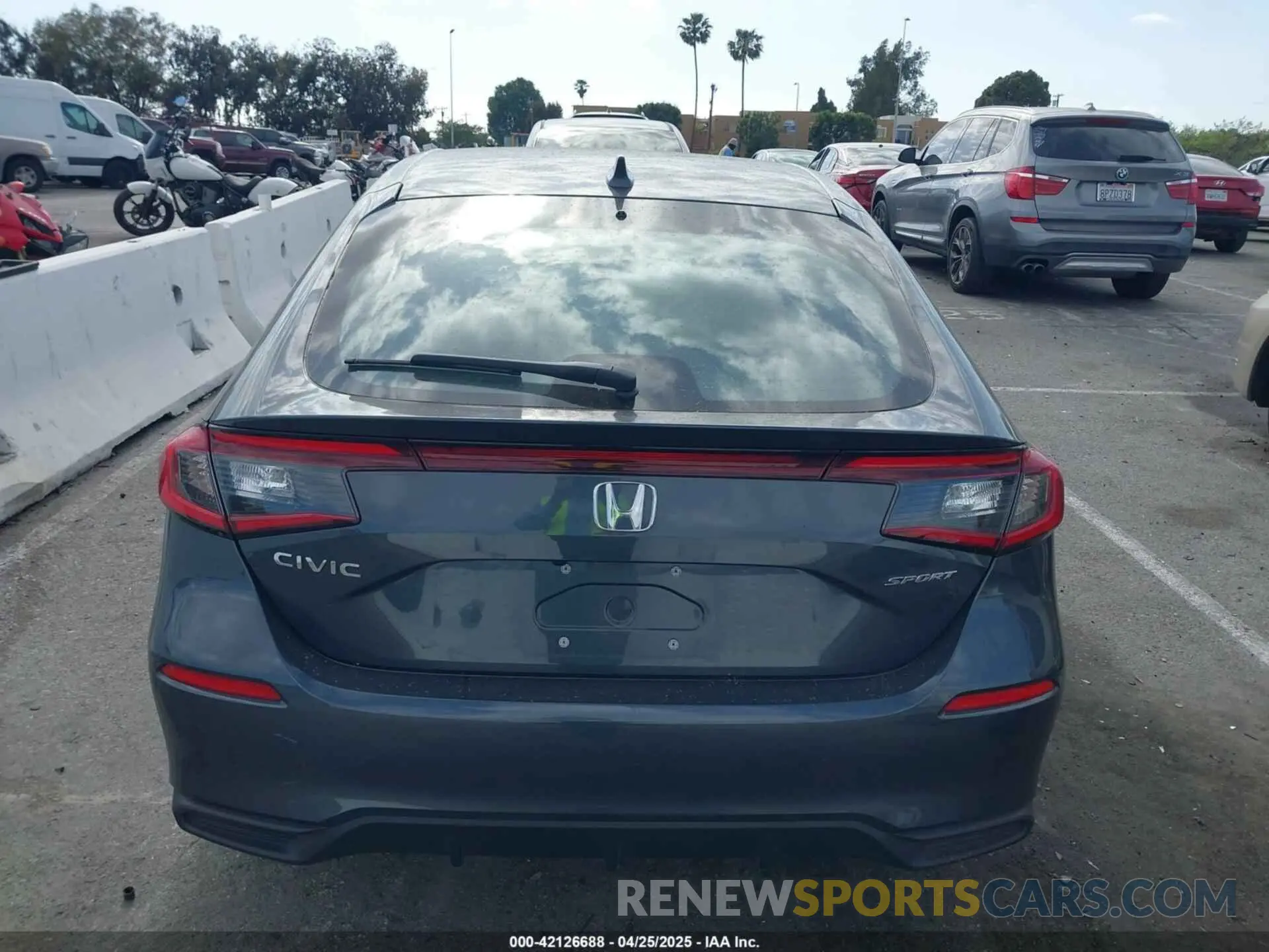 16 Photograph of a damaged car 19XFL2H88SE003228 HONDA CIVIC 2025