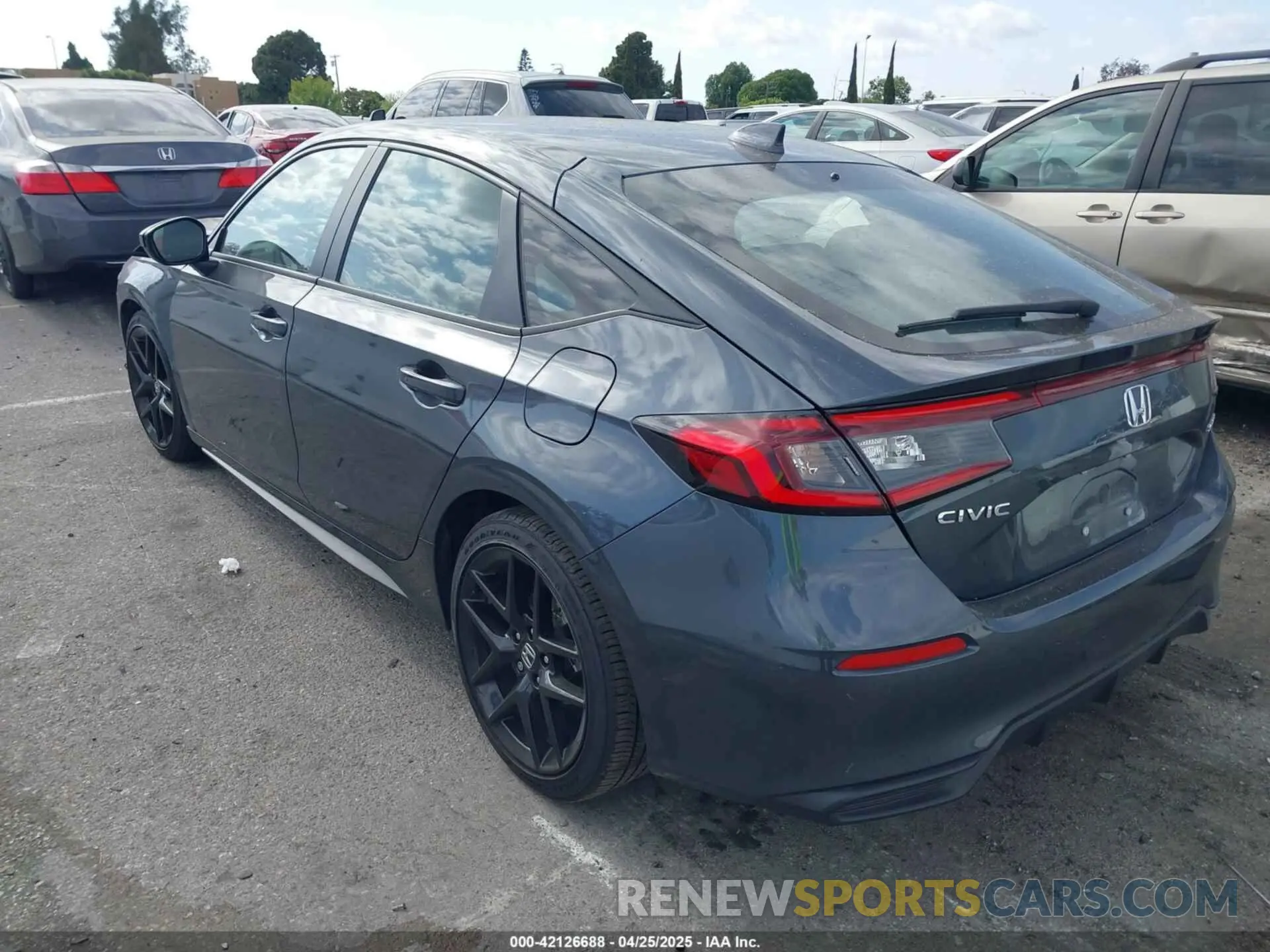 3 Photograph of a damaged car 19XFL2H88SE003228 HONDA CIVIC 2025