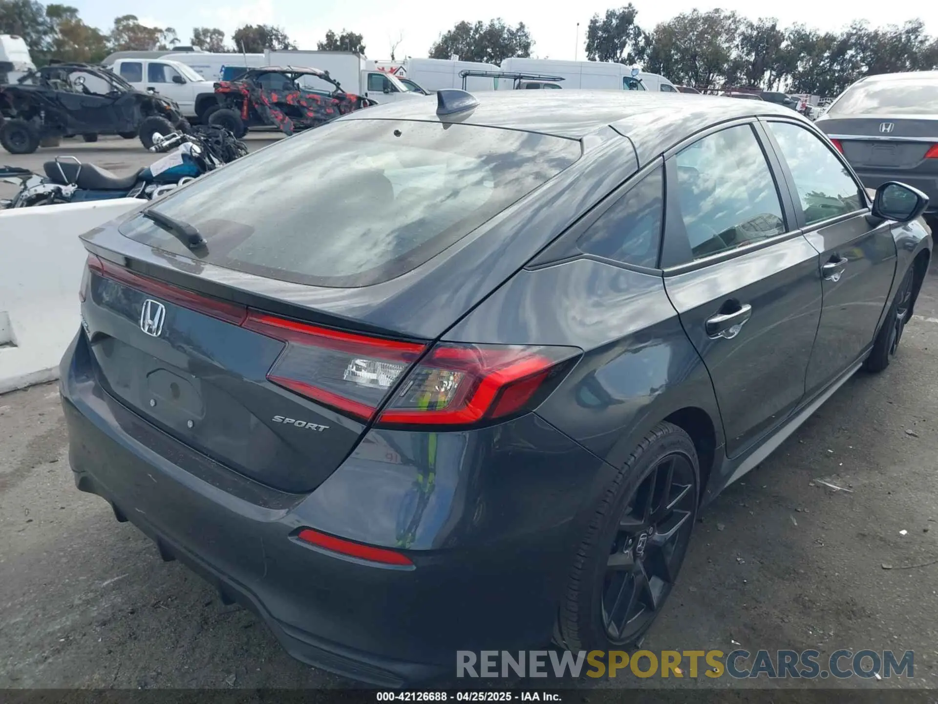 4 Photograph of a damaged car 19XFL2H88SE003228 HONDA CIVIC 2025