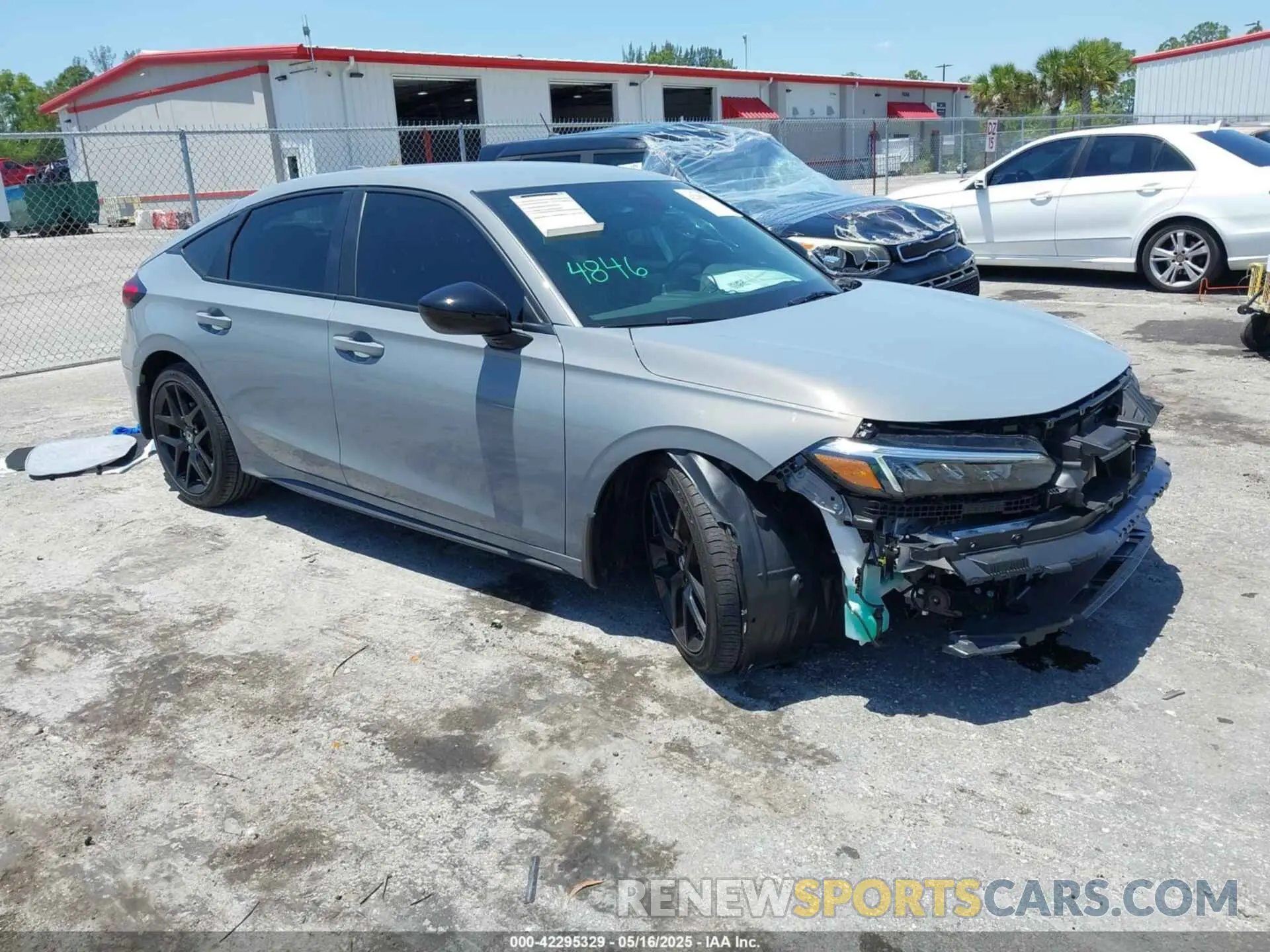 1 Photograph of a damaged car 19XFL2H89SE007739 HONDA CIVIC 2025